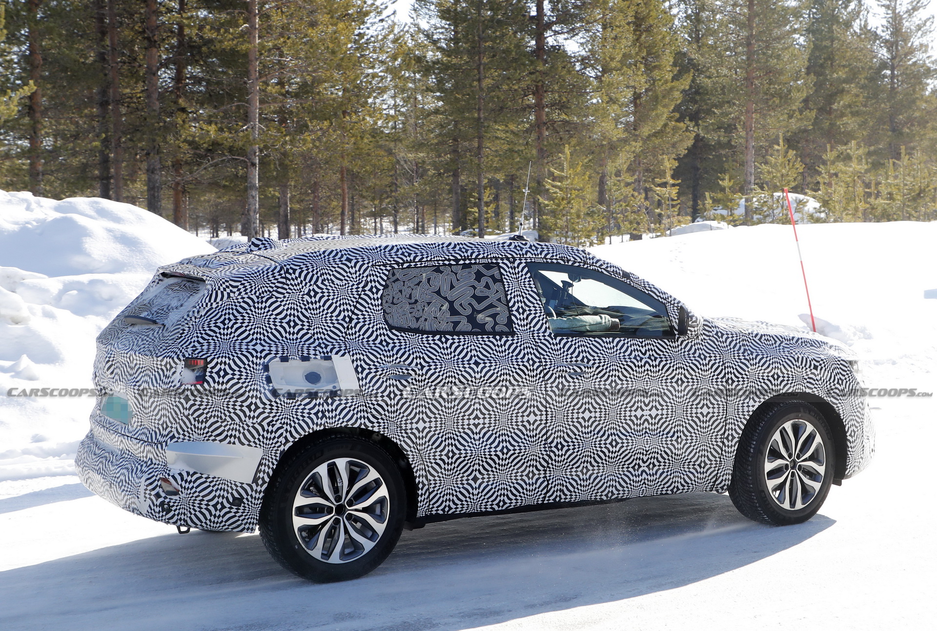 2022 Renault Kadjar Spotted In The Cold Hiding Most Of Its Secrets