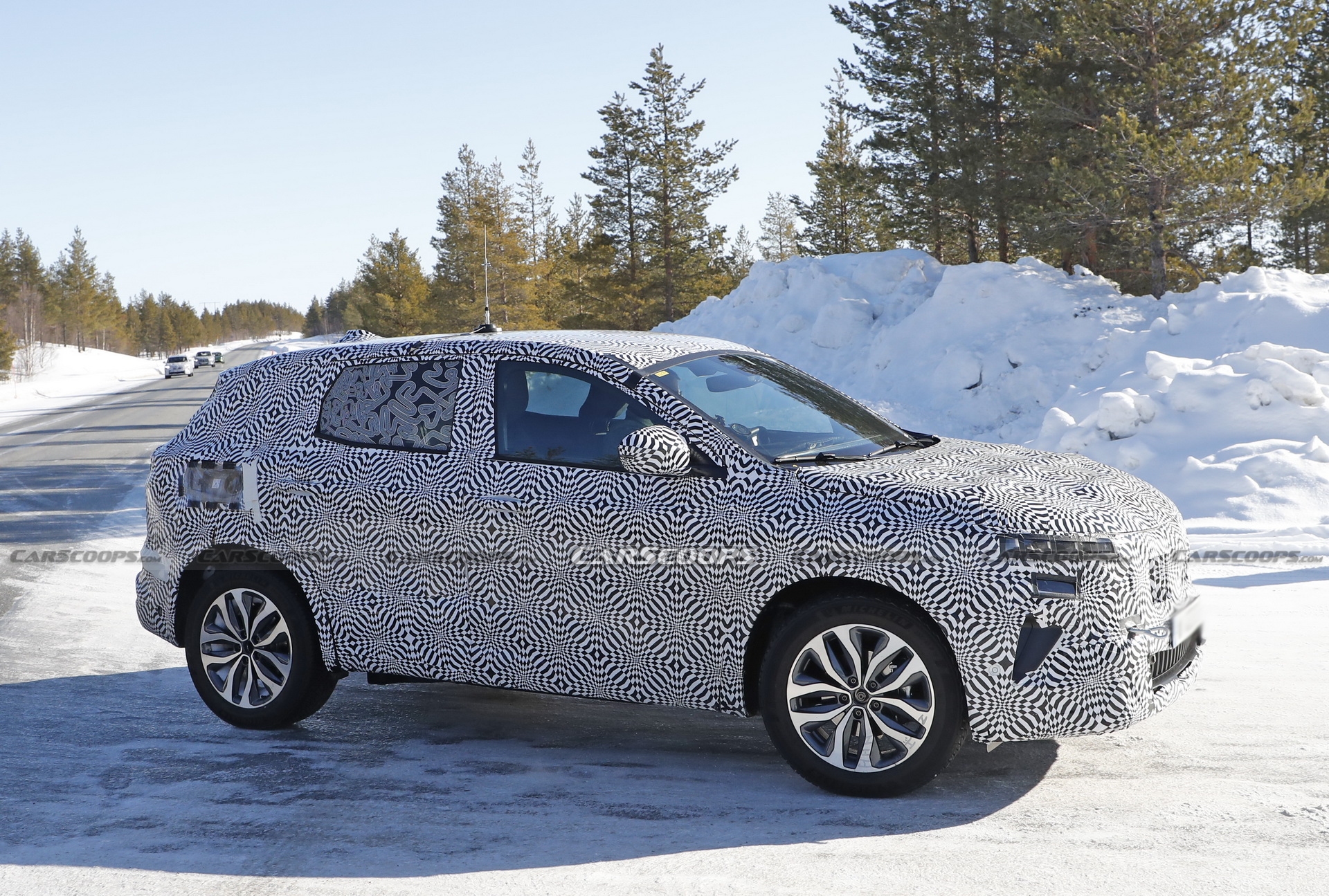 2022 Renault Kadjar Spotted In The Cold Hiding Most Of Its Secrets