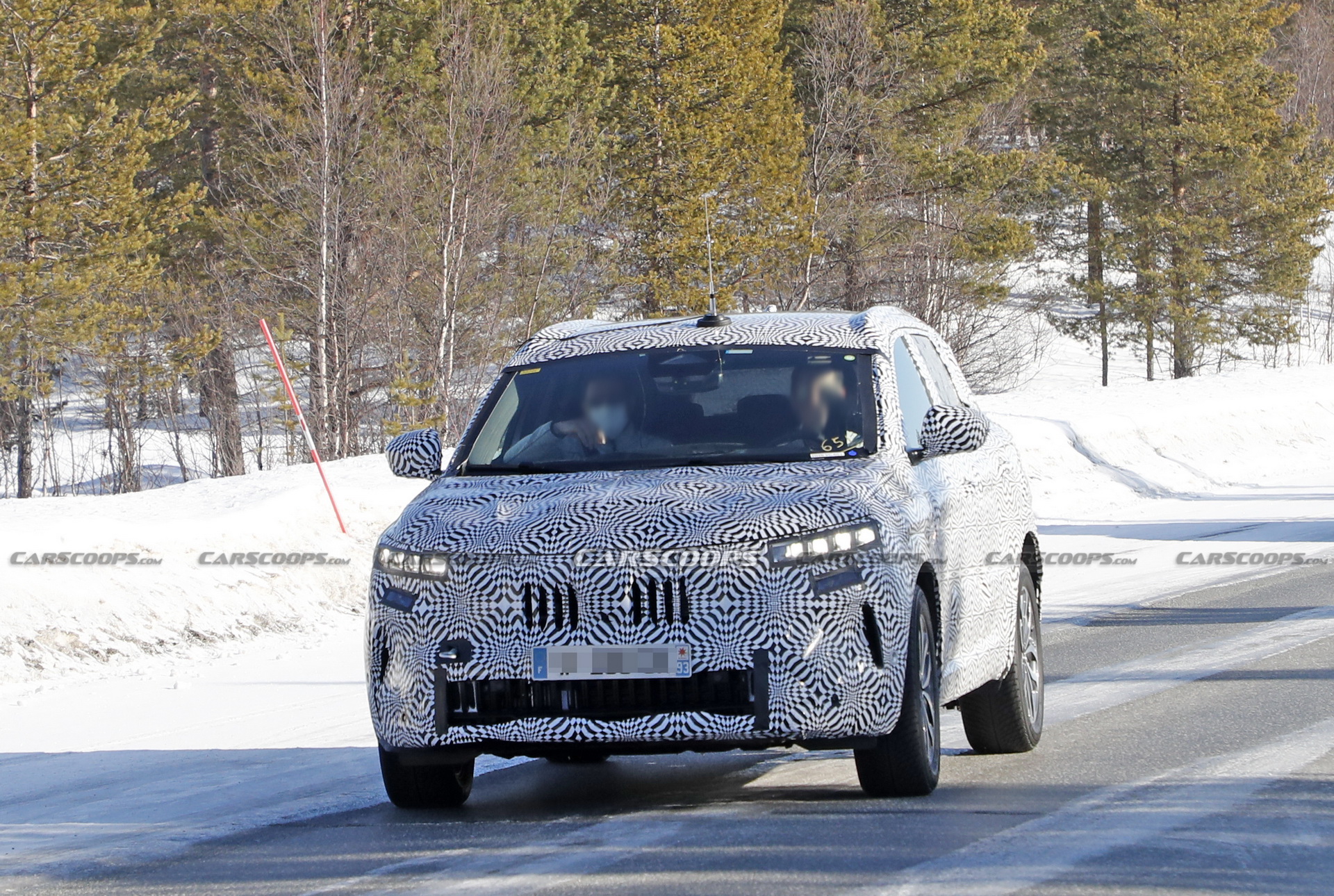 2022 Renault Kadjar Spotted In The Cold Hiding Most Of Its Secrets