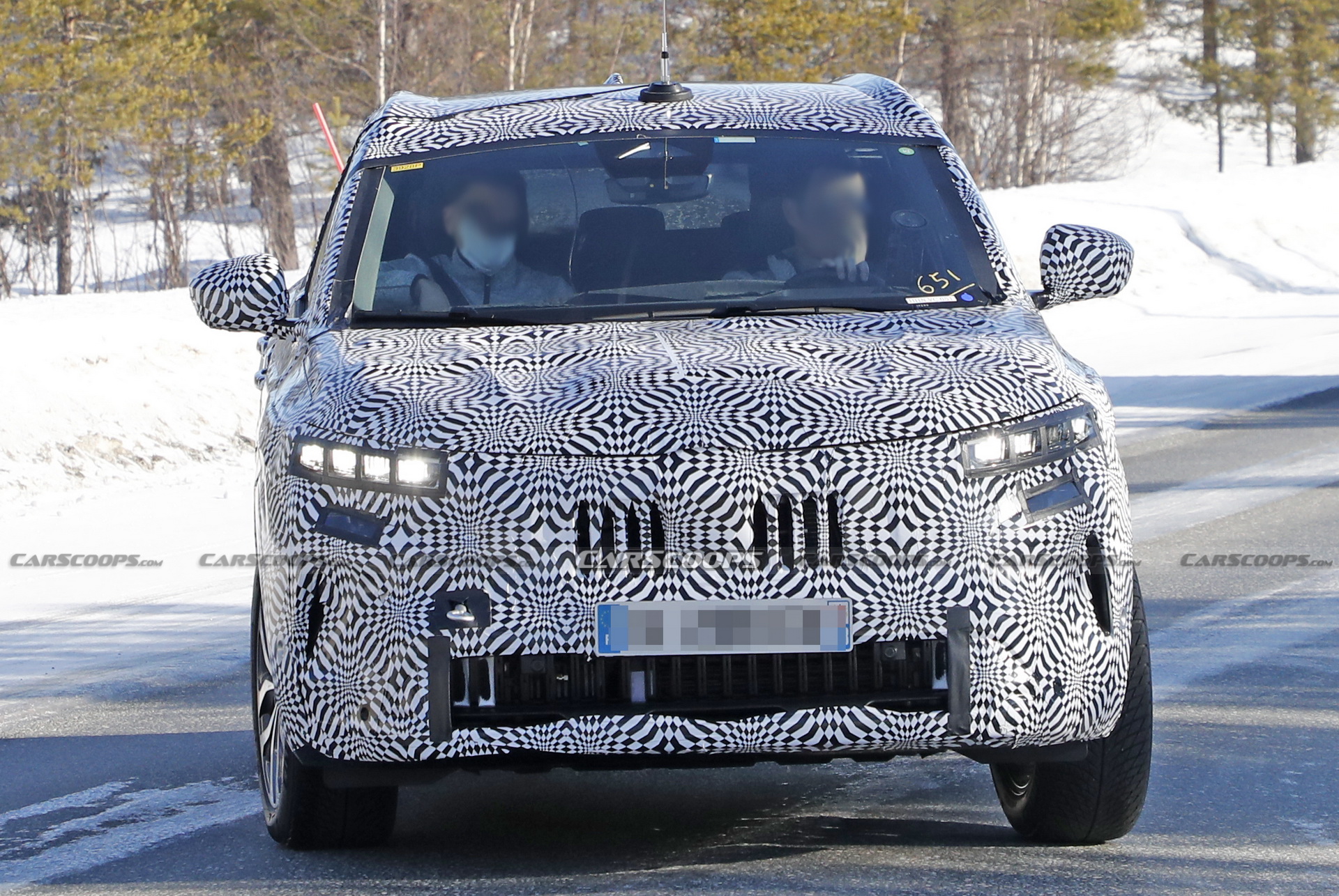 2022 Renault Kadjar Spotted In The Cold Hiding Most Of Its Secrets