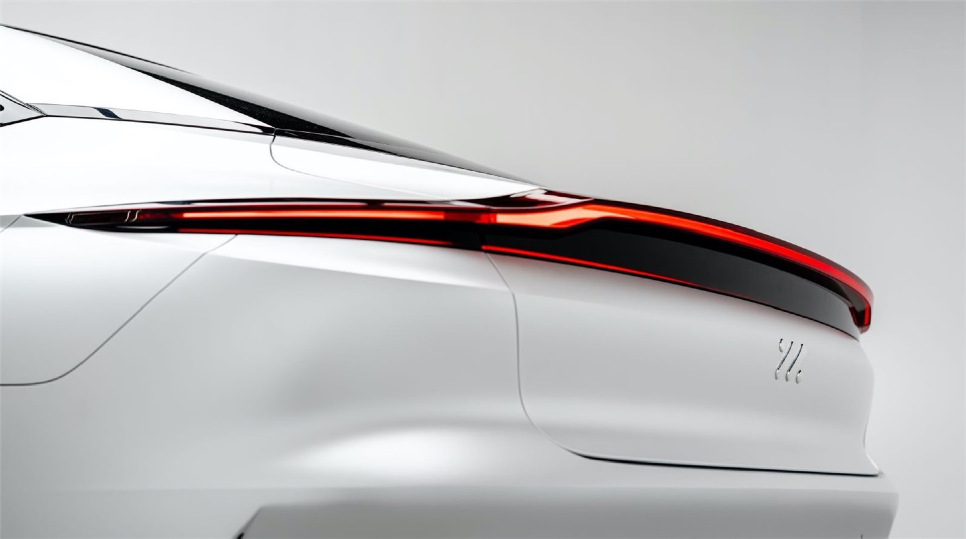 Zhiji L7 Is An Electric Sports Sedan From China With Wireless Charging, 620-Mile Range