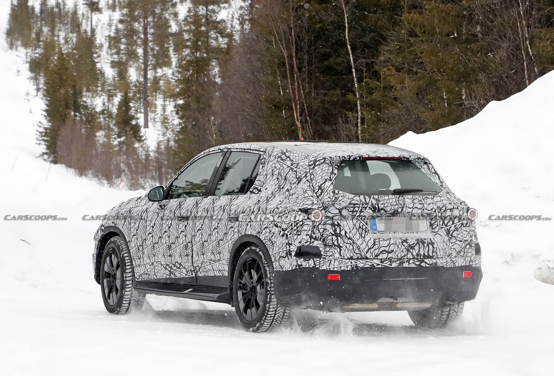 2023 Mercedes-Benz GLC Spied During Cold Weather Testing