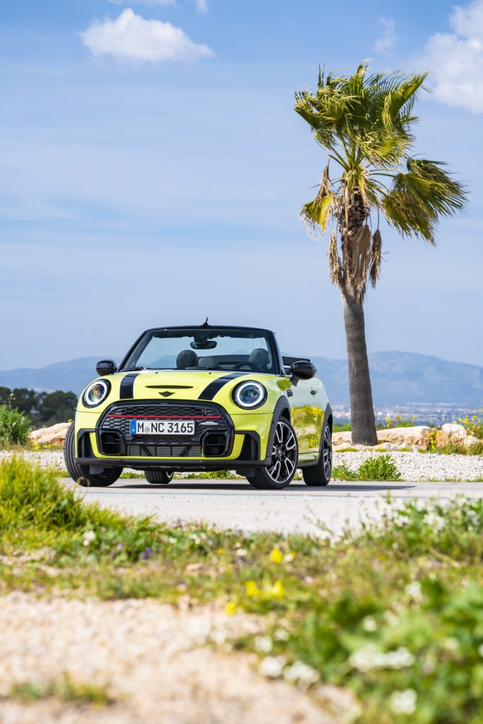2022 MINI JCW Is Your 228HP 32 900 Subcompact Hot Hatch Carscoops