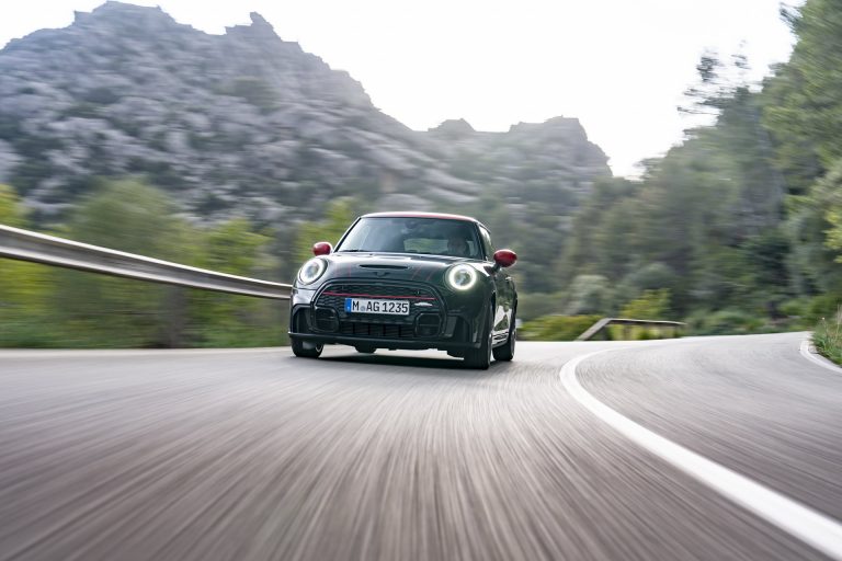 2022 MINI JCW Is Your 228HP 32 900 Subcompact Hot Hatch Carscoops