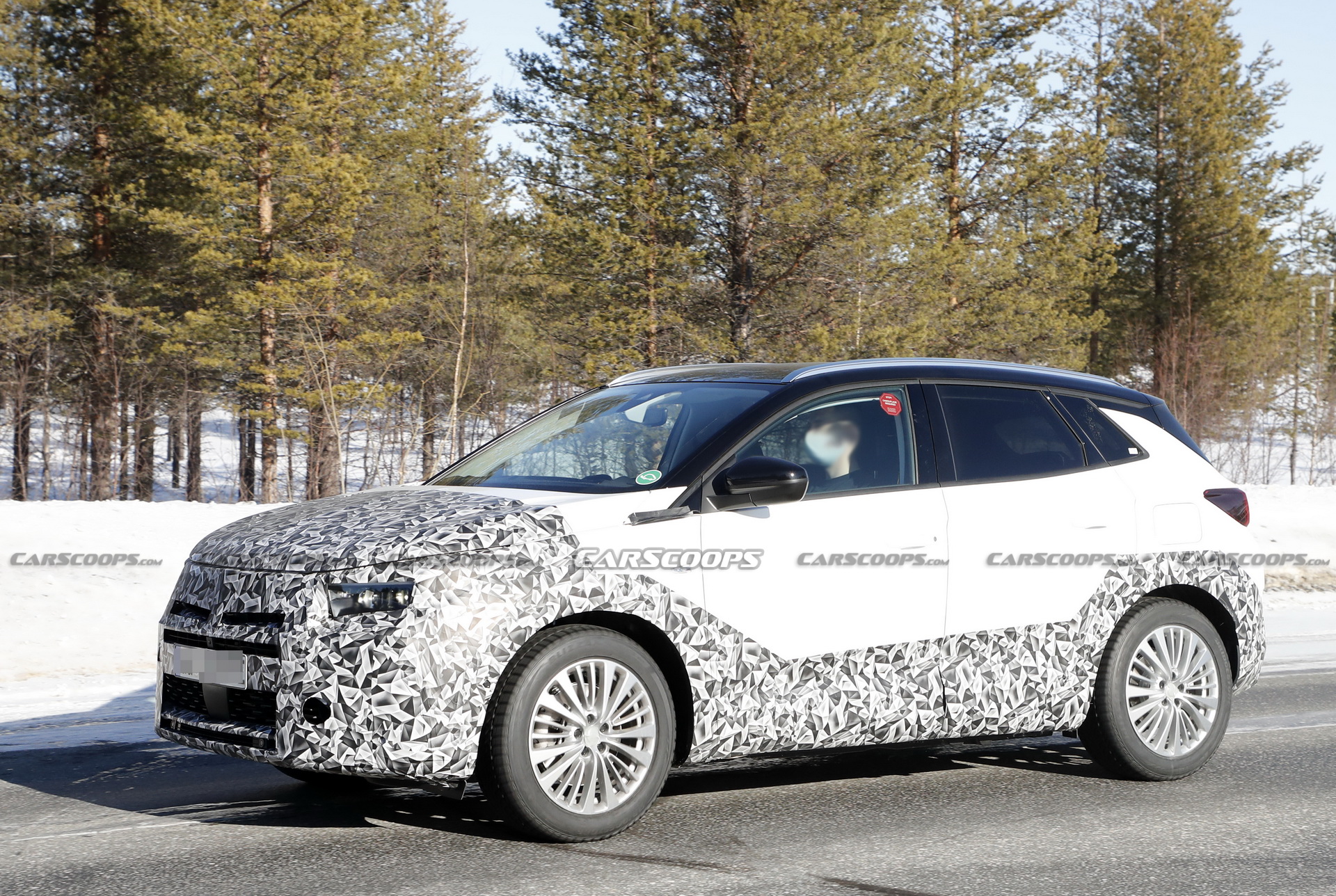 2022 Opel Grandland Spied With New Vizor Face, Coming Later This Year