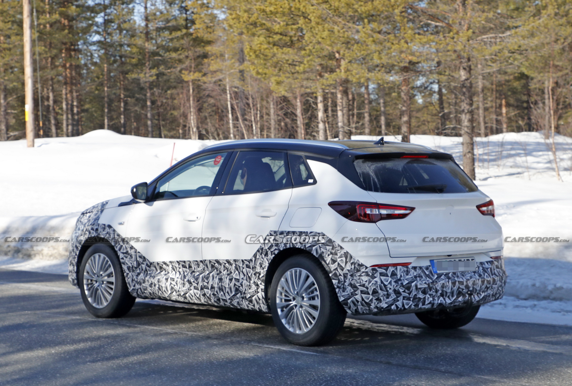 2022 Opel Grandland Spied With New Vizor Face, Coming Later This Year
