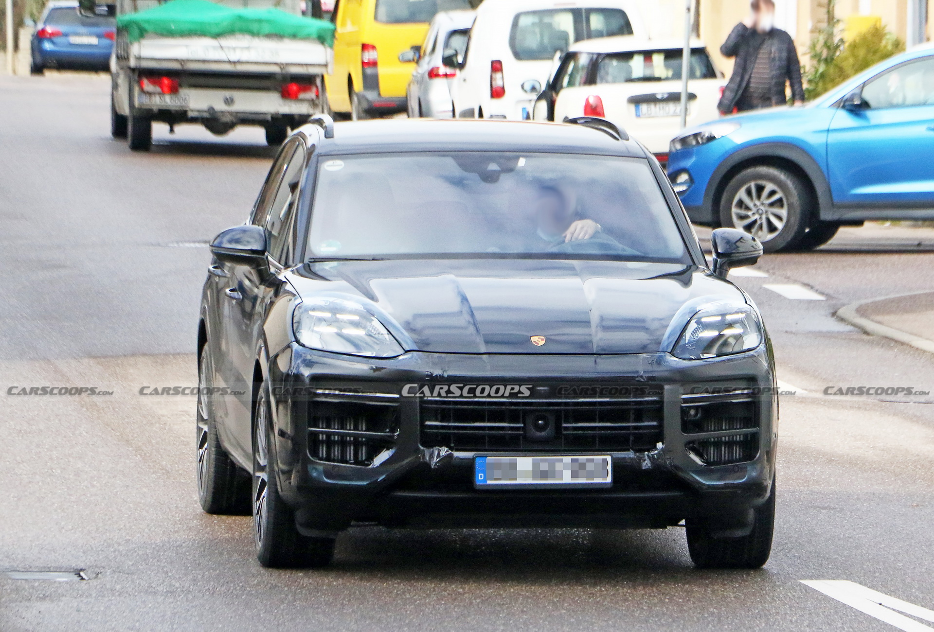 2023 Porsche Cayenne Facelift Opens Up Its Cockpit, Hides New 911-Like Gearshift Lever