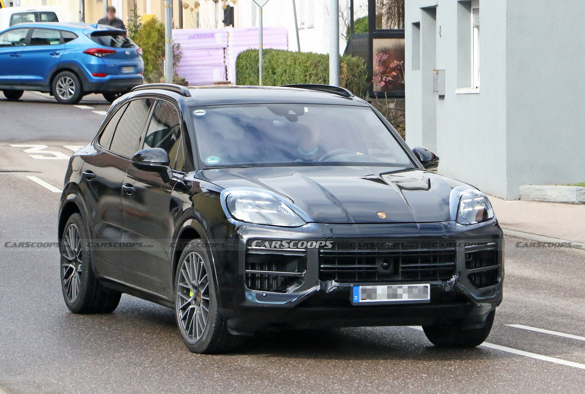 2023 Porsche Cayenne Facelift Opens Up Its Cockpit, Hides New 911-Like Gearshift Lever