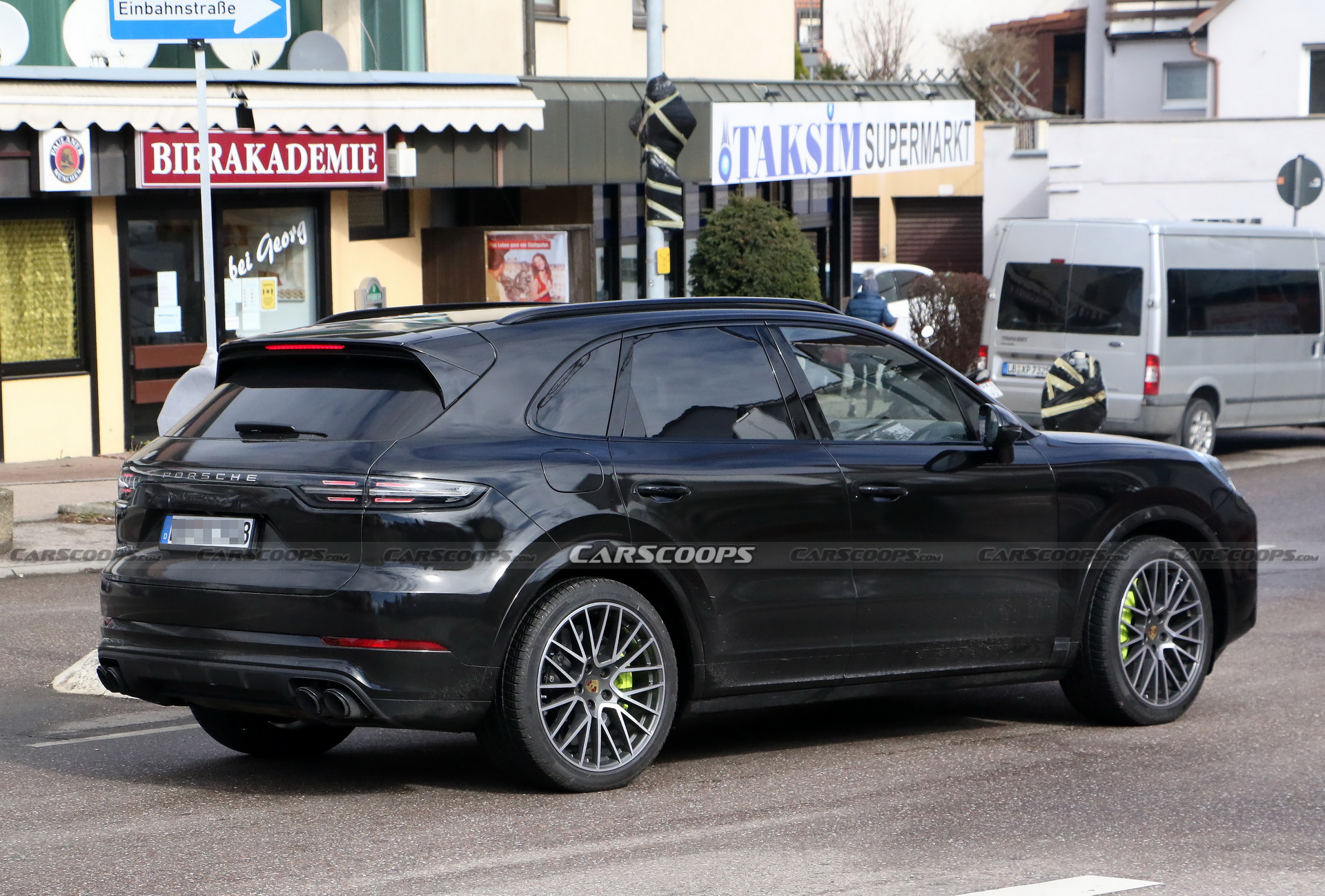 2023 Porsche Cayenne Facelift Opens Up Its Cockpit, Hides New 911-Like Gearshift Lever