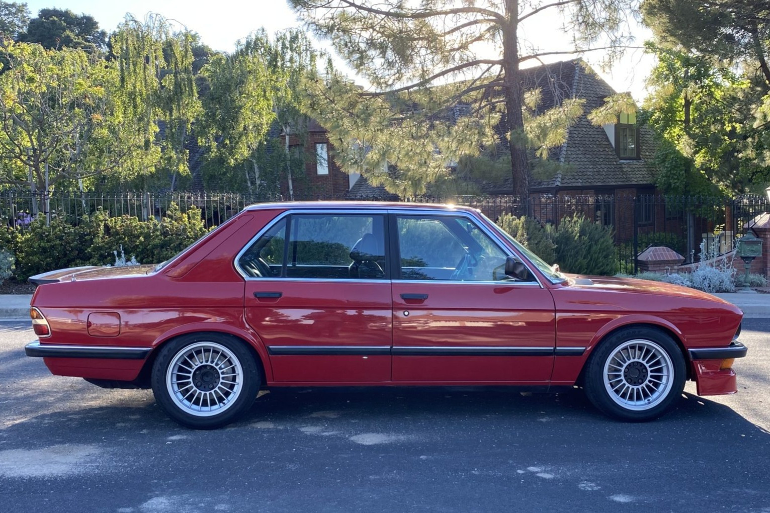 1987 BMW 535is Reminds Us Why We Love Classic Bimmers