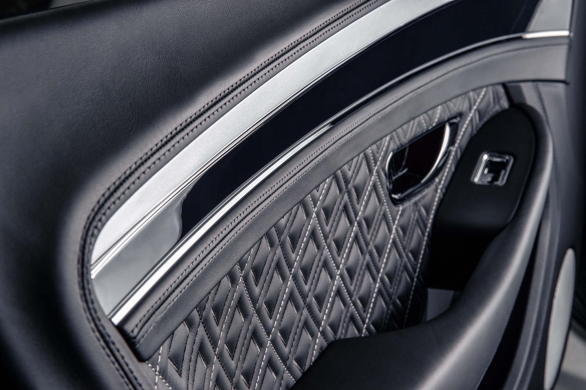 Bentley Mulliner Reveals Japan-Only Continental GT V8 Equinox Limited Edition