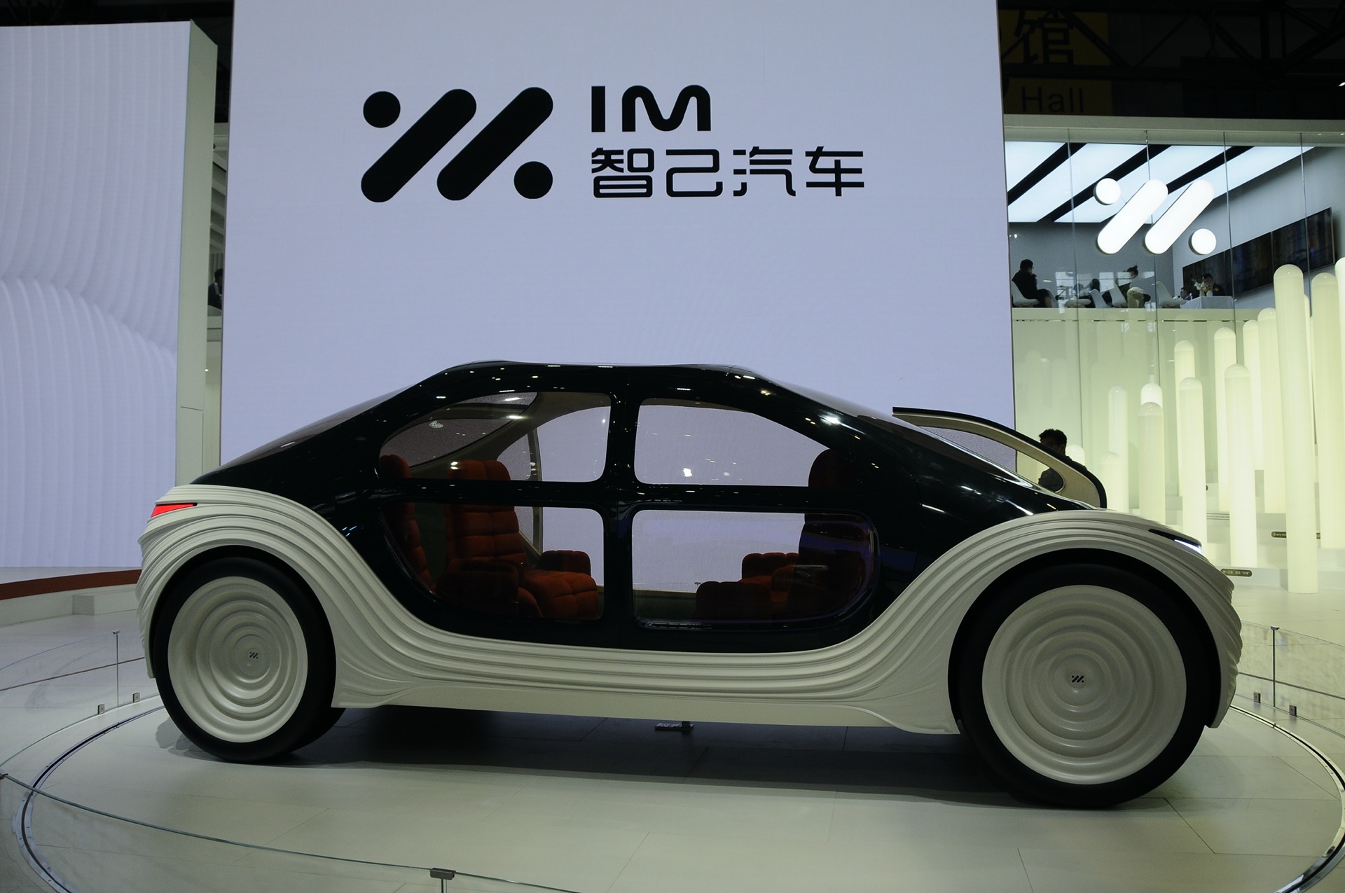 Giant Air Purifier On Wheels Sets Out To Make A Real Difference: Say Hello To The IM Airo