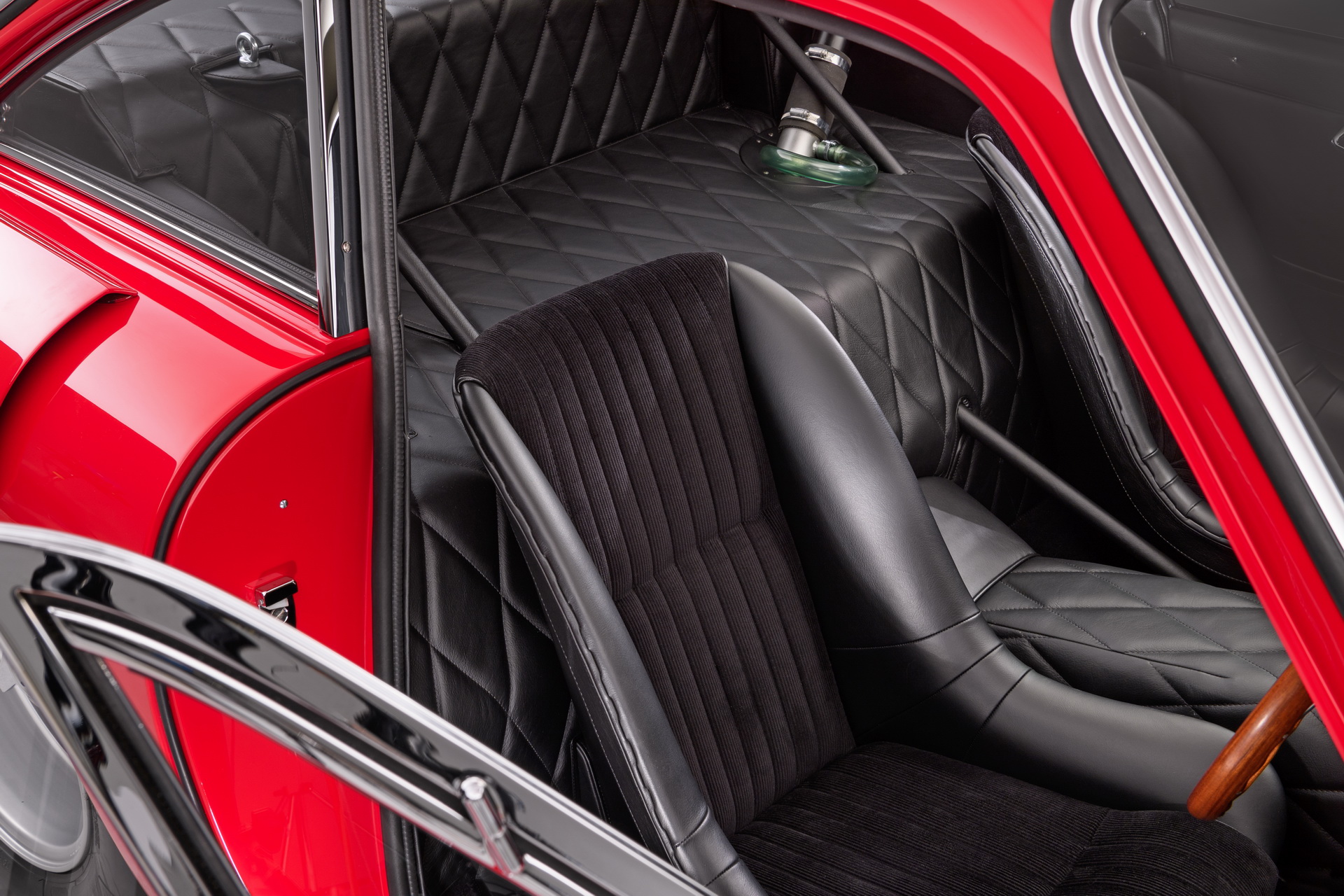 This Is A Brand New Ferrari 330 LMB – Only It Wasn’t Sanctioned By Maranello