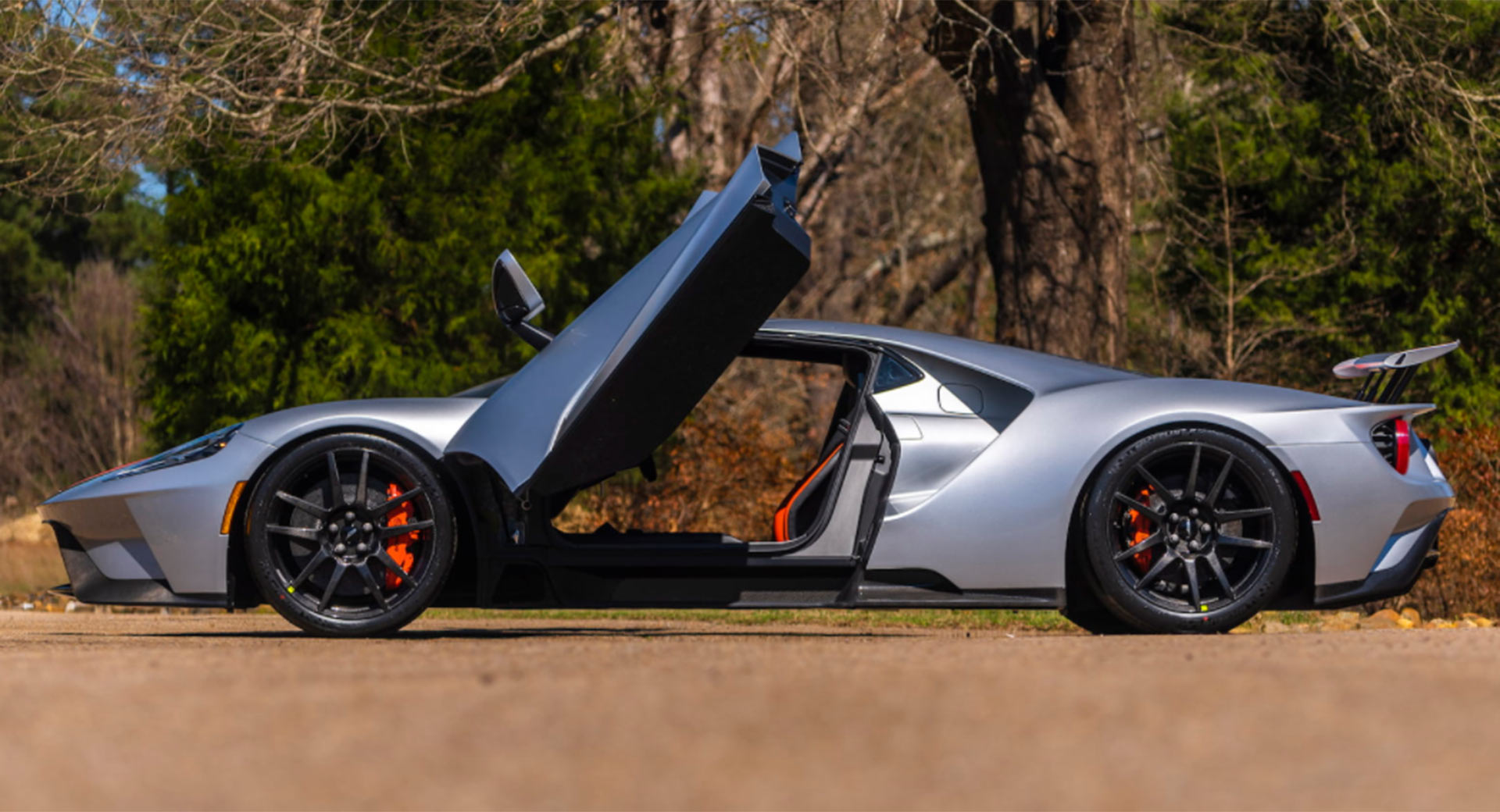 Which Of These Two Low-Mileage 2019 Ford GTs Would You Prefer?