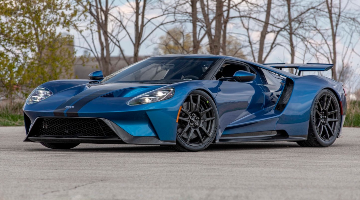 Which Of These Two Low-Mileage 2019 Ford GTs Would You Prefer?