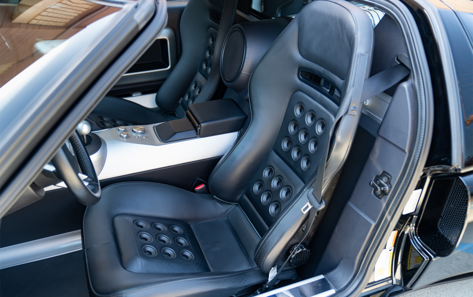 This Low-Mileage 2006 Ford GT Will Remind You Of The Joys Of Driving