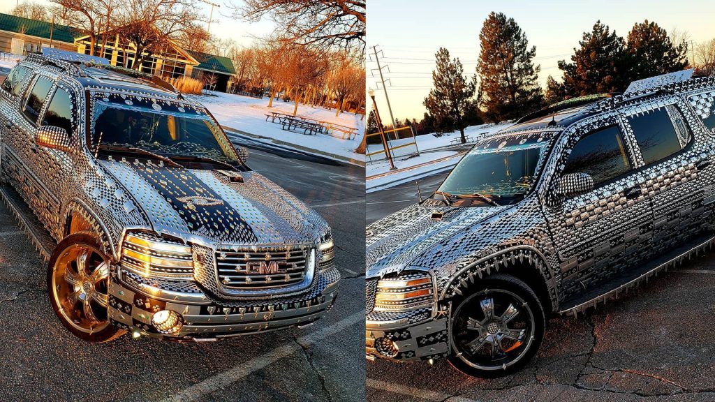 The Owner Of This GMC Envoy Clearly Like Their Chrome Add-Ons