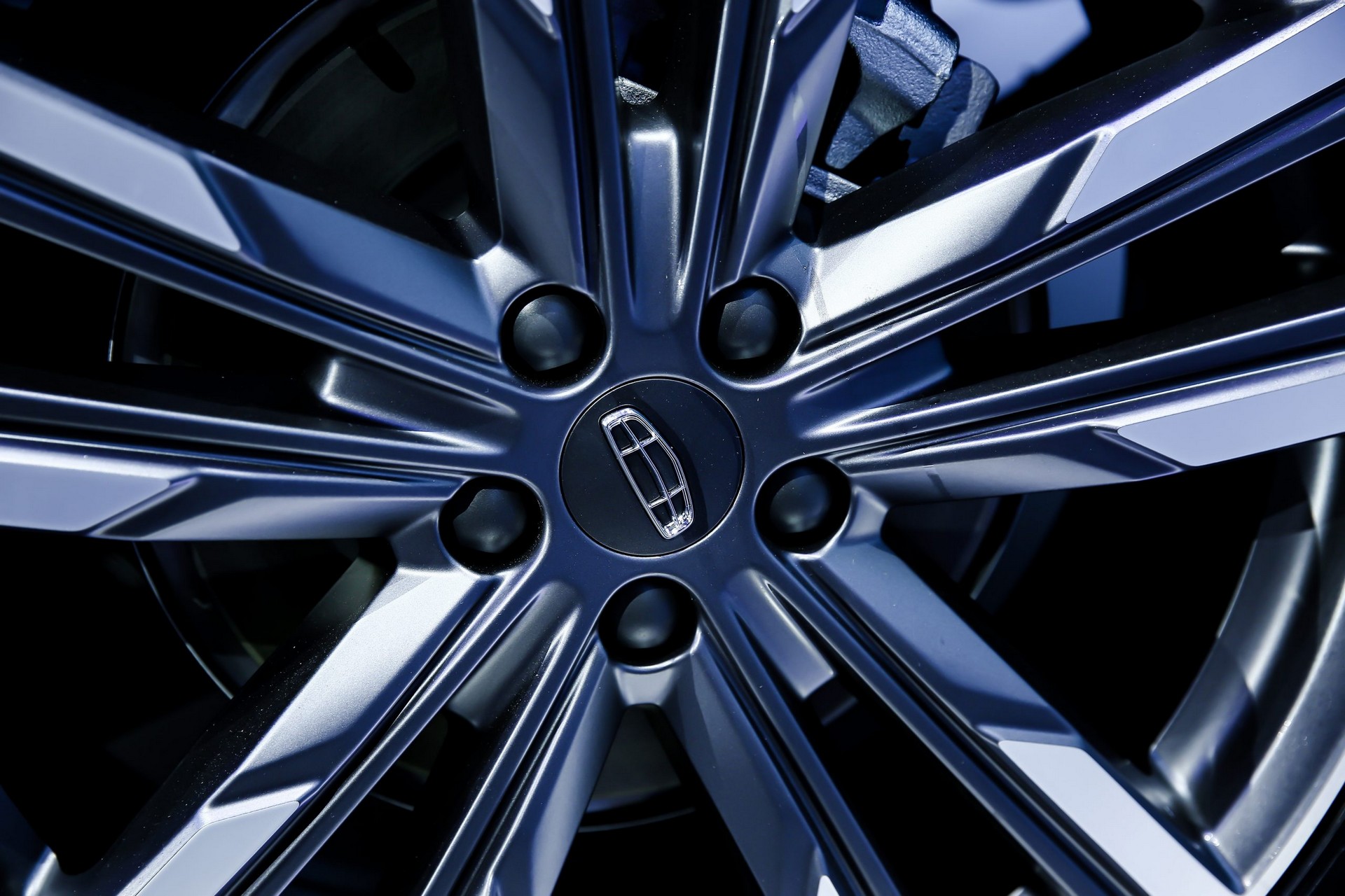 Geely’s Xingyue L Is A Luxury Crossover Based On The CMA Platform