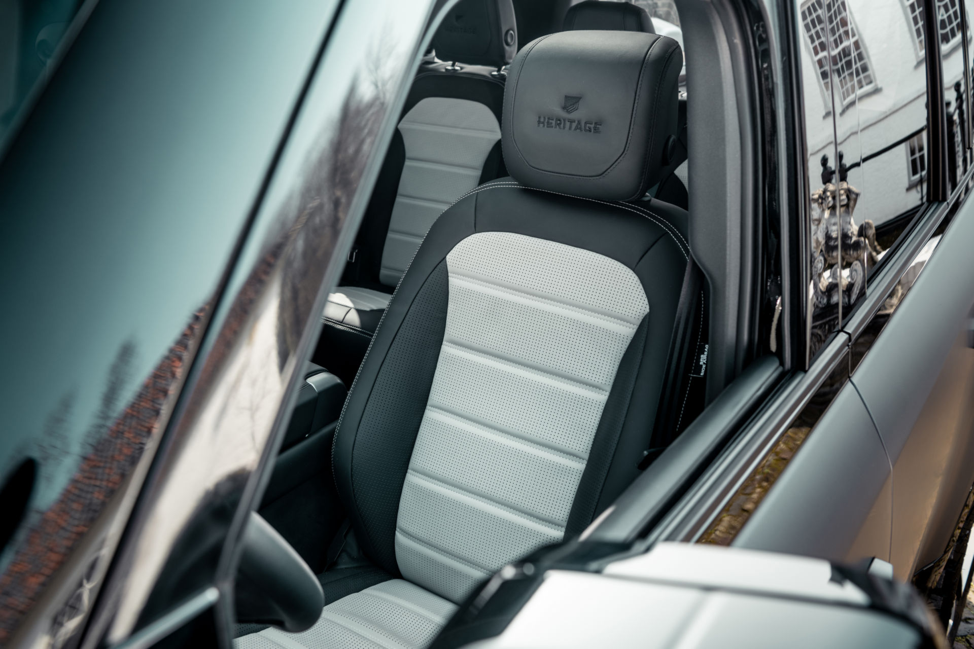 Create Your Dream Land Rover Defender With Niels van Roij Design’s Heritage Customs