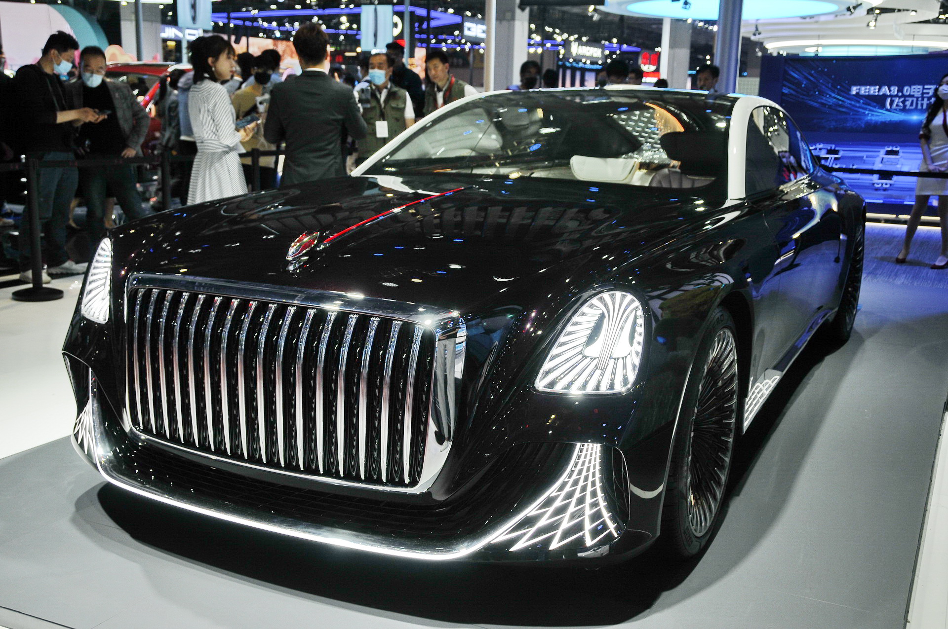 The Hongqi L-Concept Is A Chinese Limo With A Chandelier And No Steering Wheel