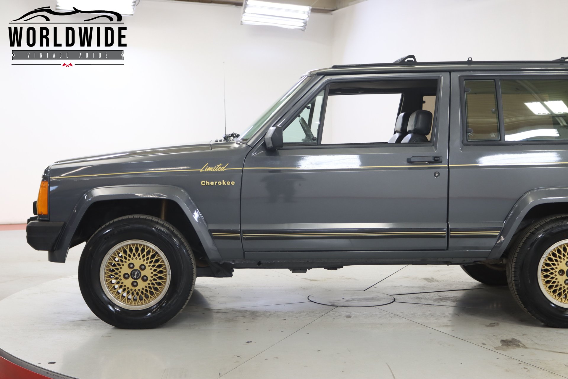 This 1988 Jeep Cherokee Limited Two-Door Is $14,900 Well Spent