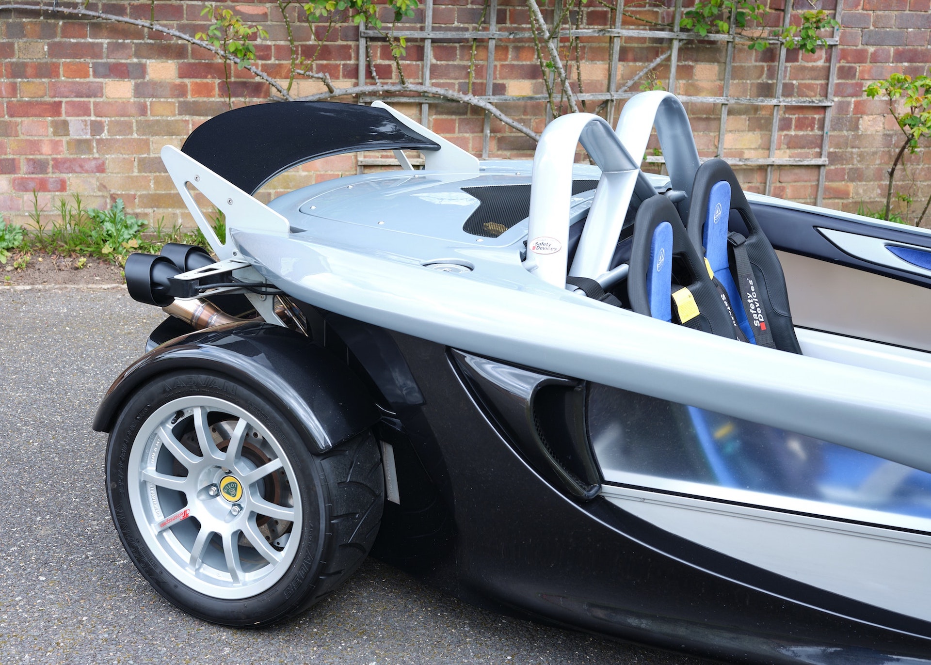 The Lotus 340R was the Elise’s LSD-Fuelled Trackday Brother