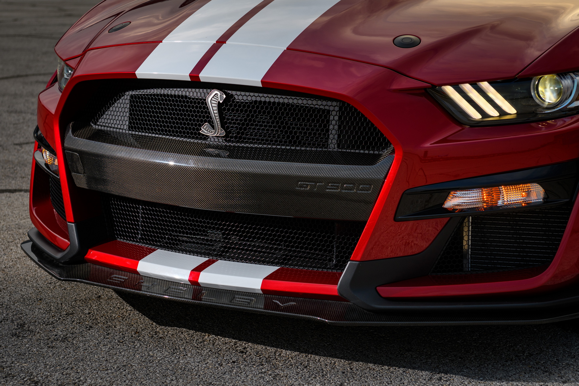 Ford Adds Four New Carbon Fiber Exterior Accessories To GT500 Parts Catalog