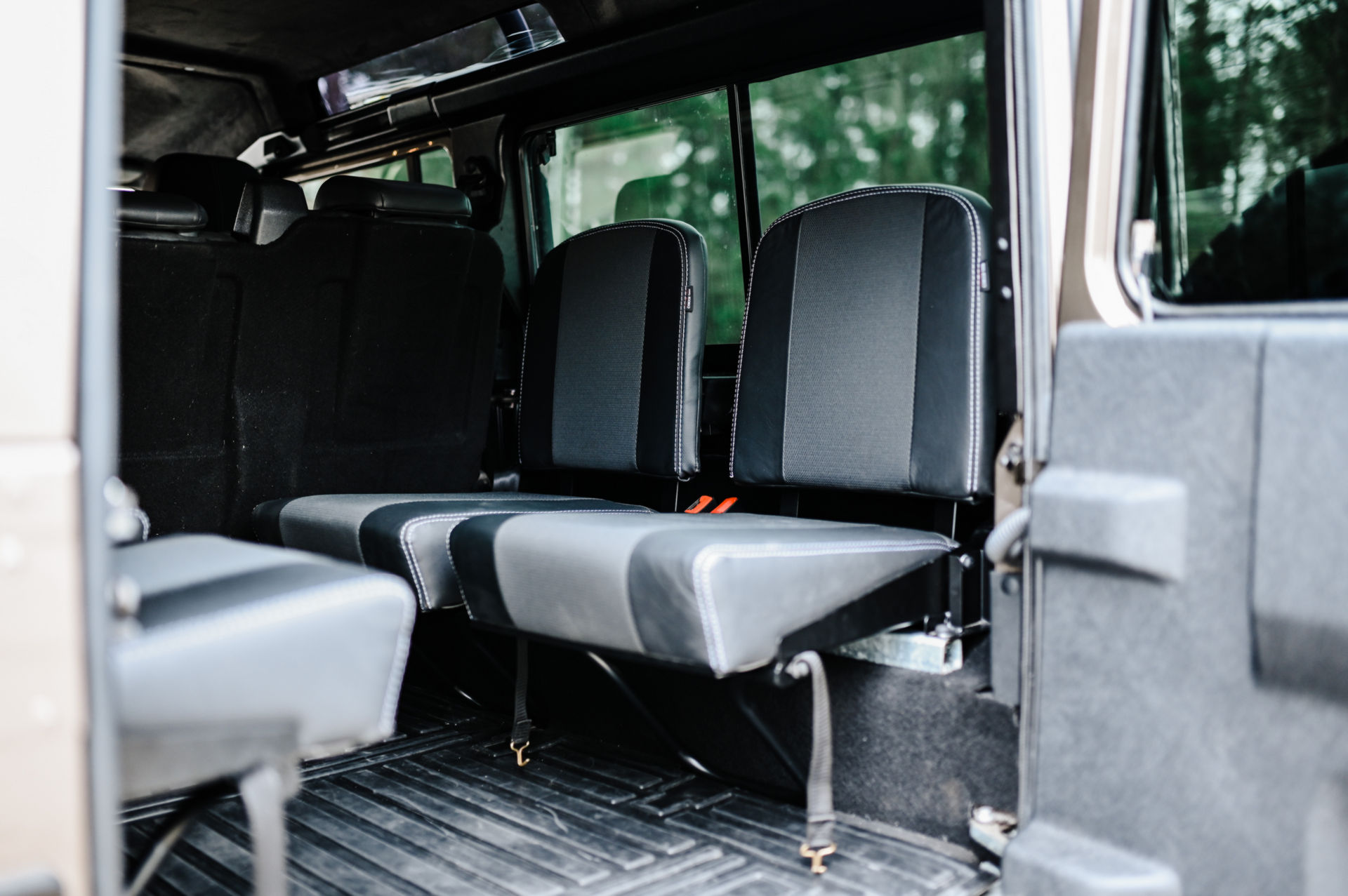 Osprey’s Latest Land Rover Defender Restomod Has An LS3 V8