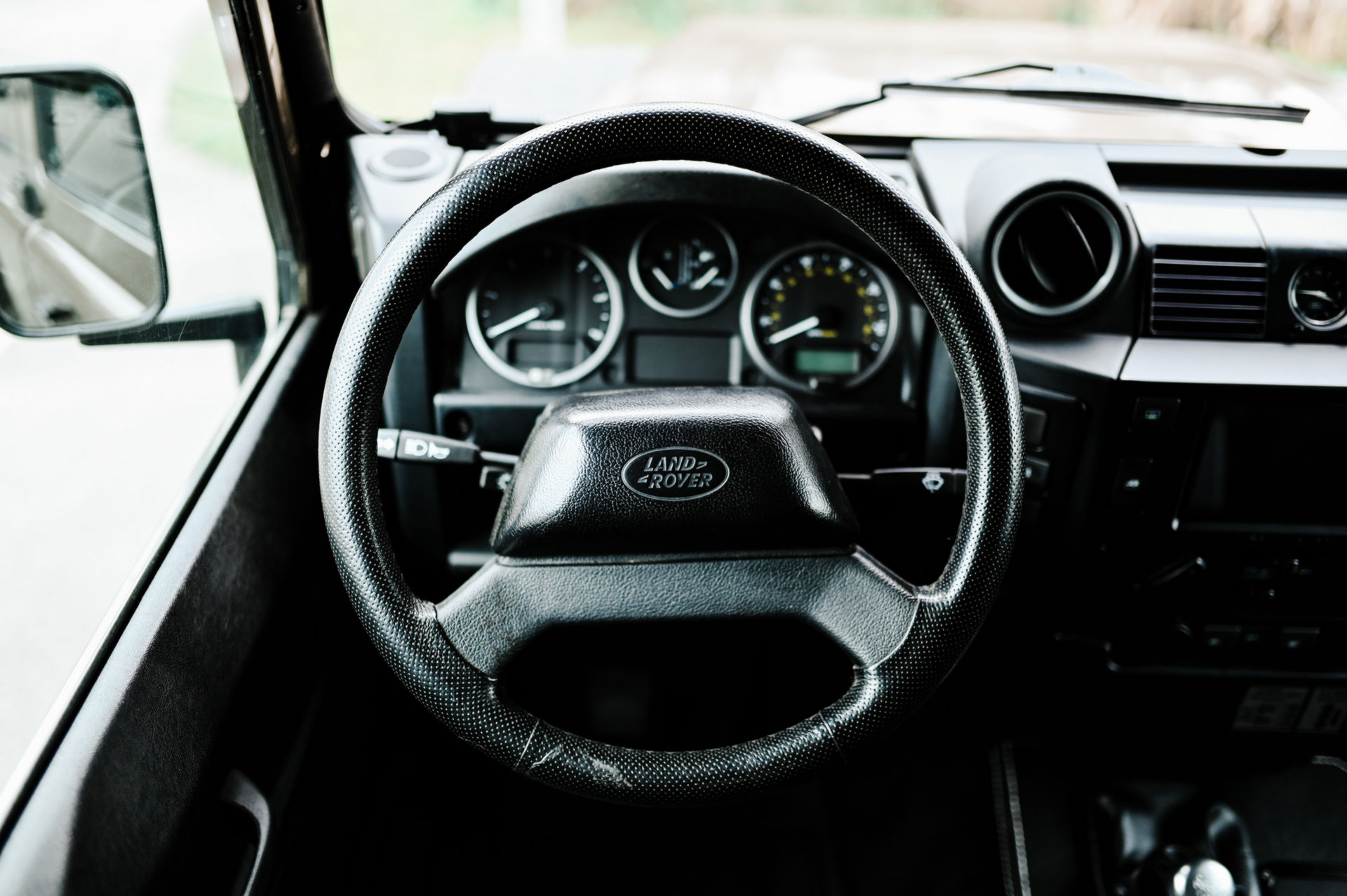 Osprey’s Latest Land Rover Defender Restomod Has An LS3 V8