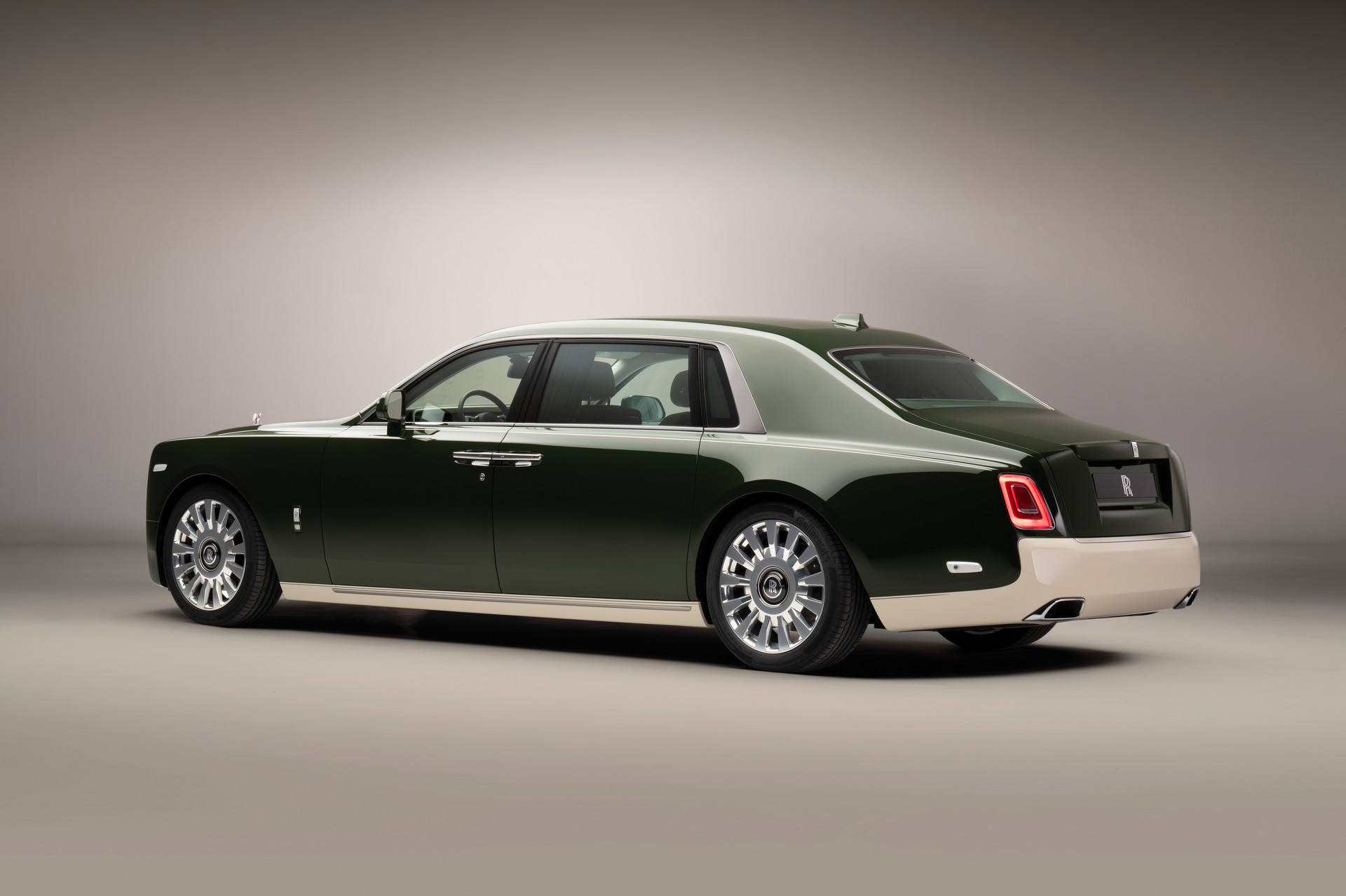 A Japanese Billionaire Commissioned This One-Off Hermes x Rolls-Royce Phantom Oribe