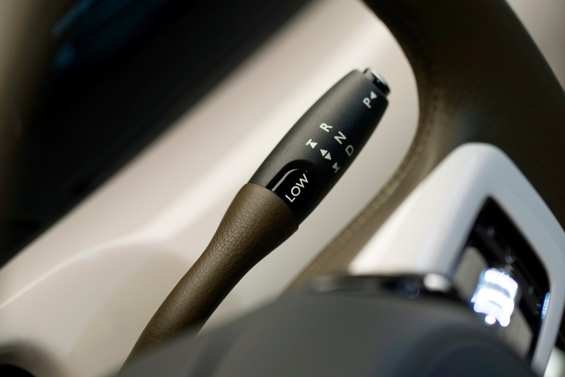 A Japanese Billionaire Commissioned This One-Off Hermes x Rolls-Royce Phantom Oribe