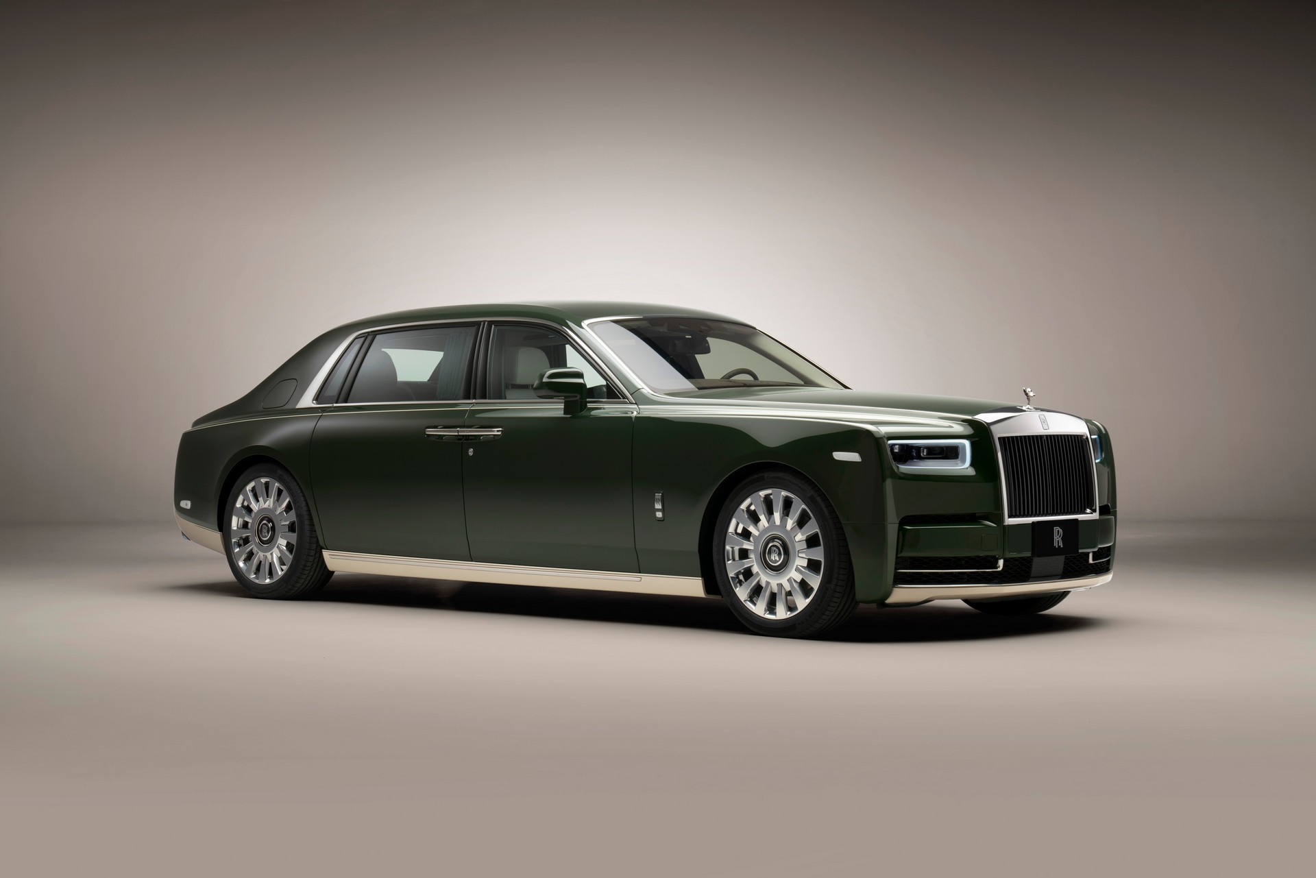 A Japanese Billionaire Commissioned This One-Off Hermes x Rolls-Royce Phantom Oribe