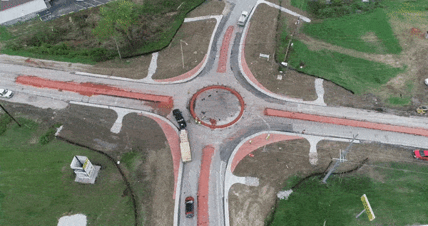 https://www.carscoops.com/wp-content/uploads/2021/04/Roundabout.gif