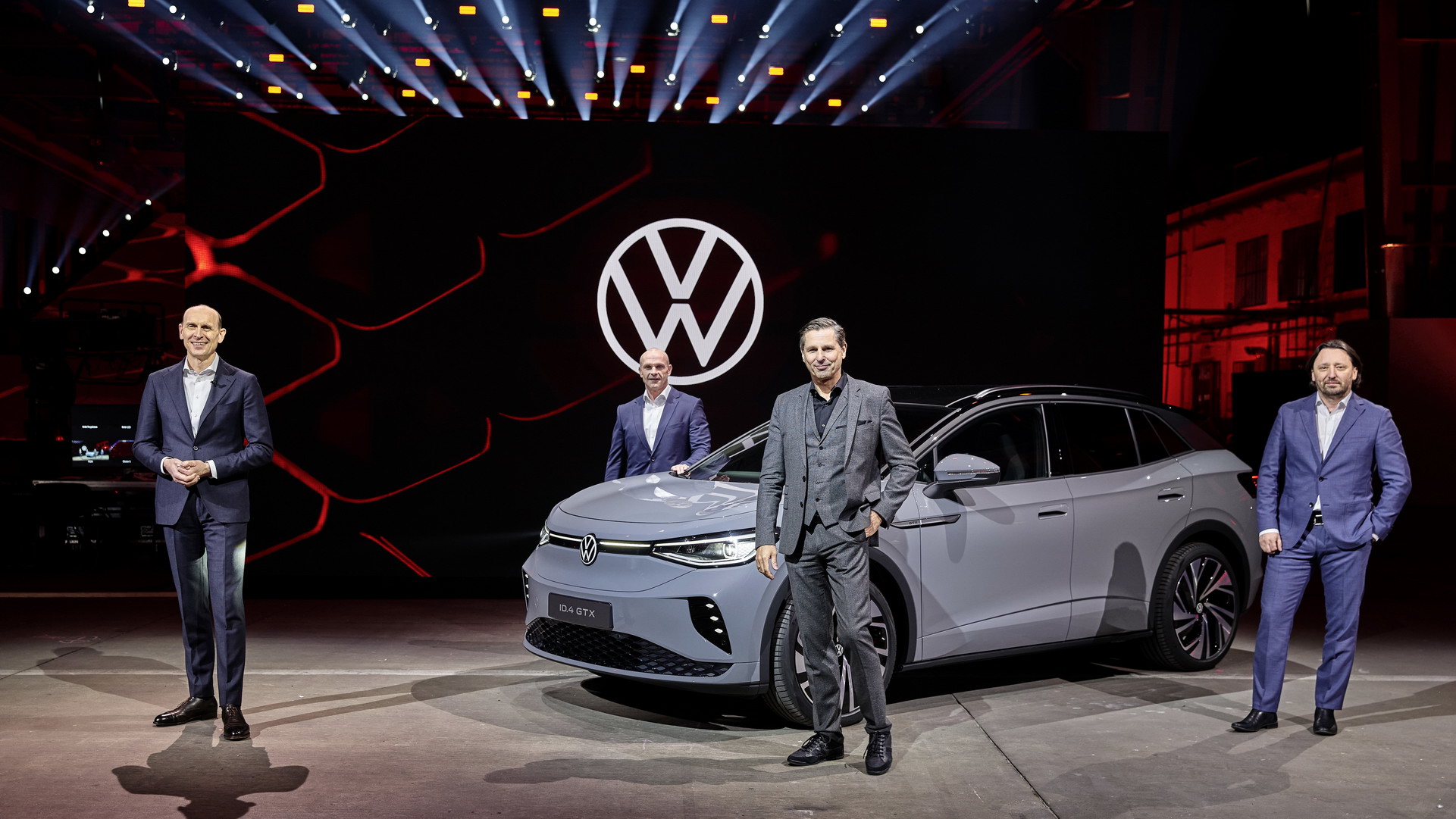 VW ID.4 GTX Is A Performance EV With 295 HP And AWD That Hits 62 MPH In 6.2 Sec