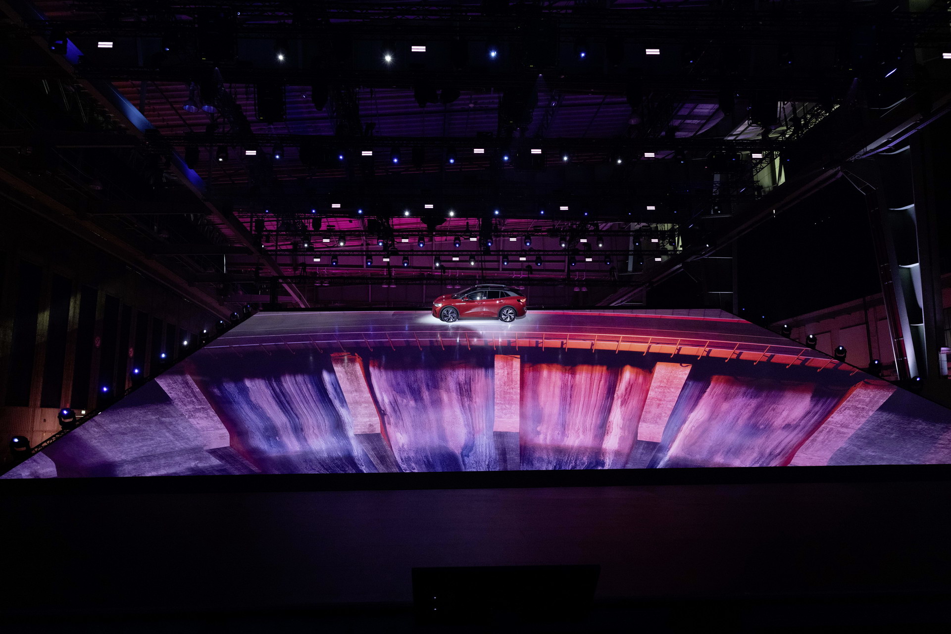 VW ID.4 GTX Is A Performance EV With 295 HP And AWD That Hits 62 MPH In 6.2 Sec