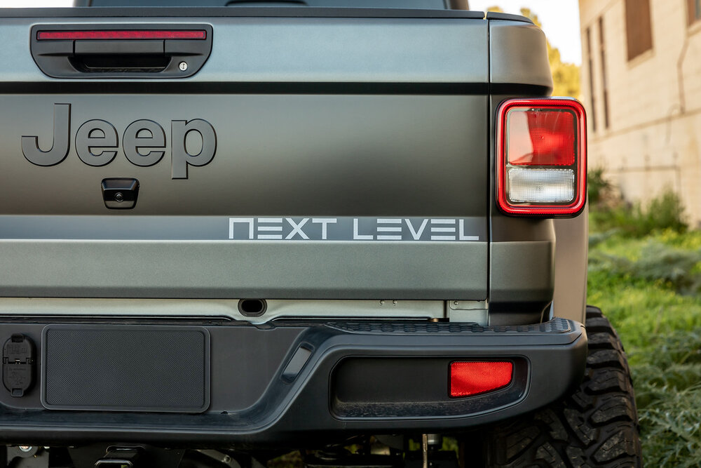 Can’t Afford A Mercedes G-Class 6×6? How About A Six-Wheel Drive Jeep Gladiator Instead?