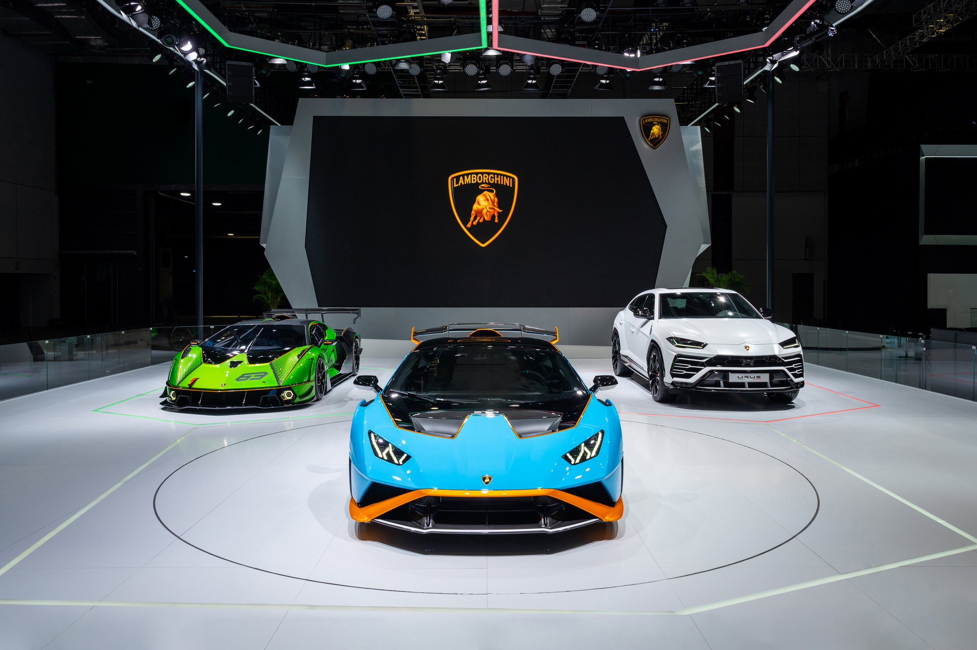 Lamborghini Essenza SCV12 Track-Only Supercar Wows Chinese Audience