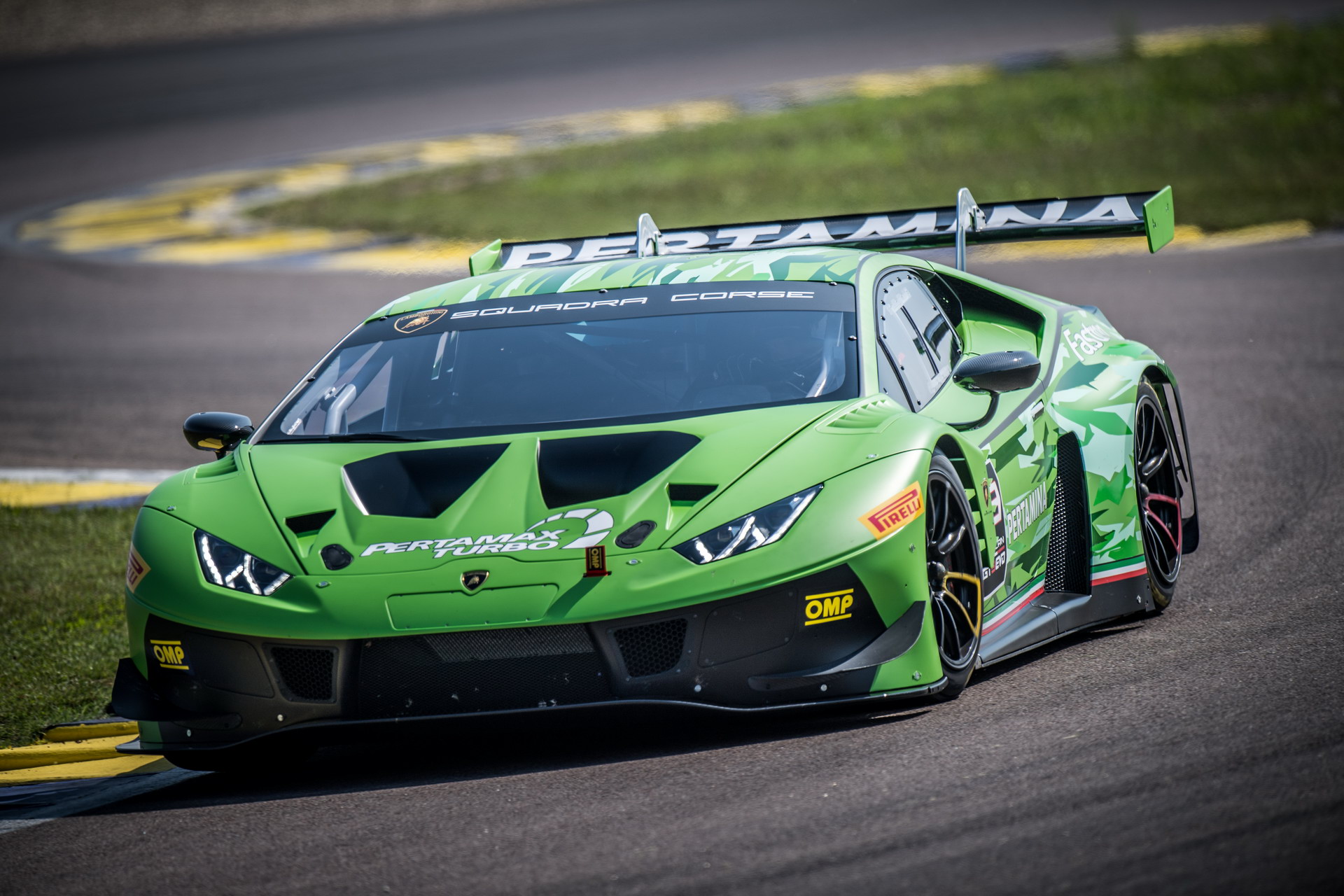 Lamborghini Celebrates Production Of 400th Huracan Race Car