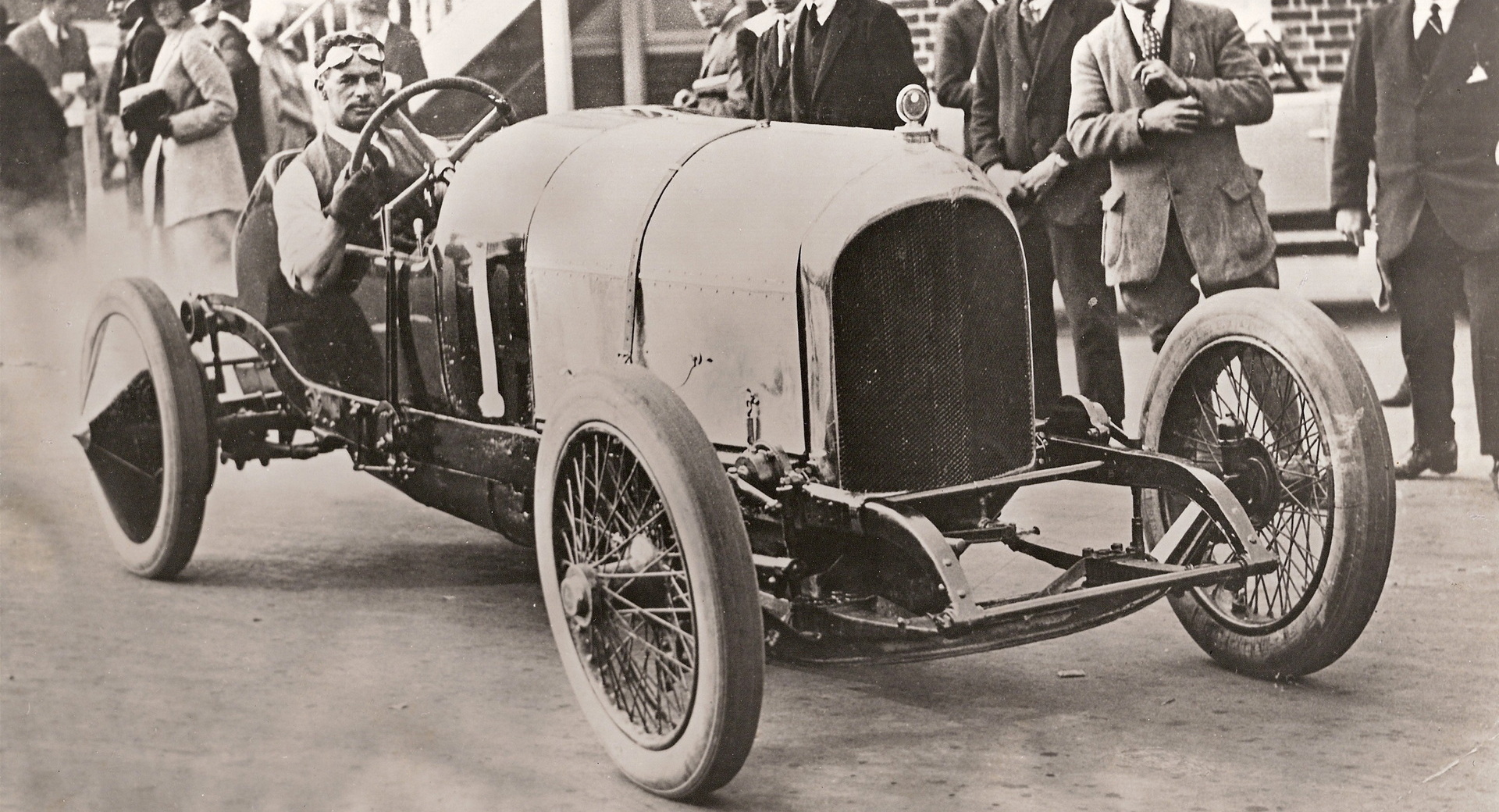 Bentley EXP2 Returns To The Site Of Its First Ever Victory 100 Years Later