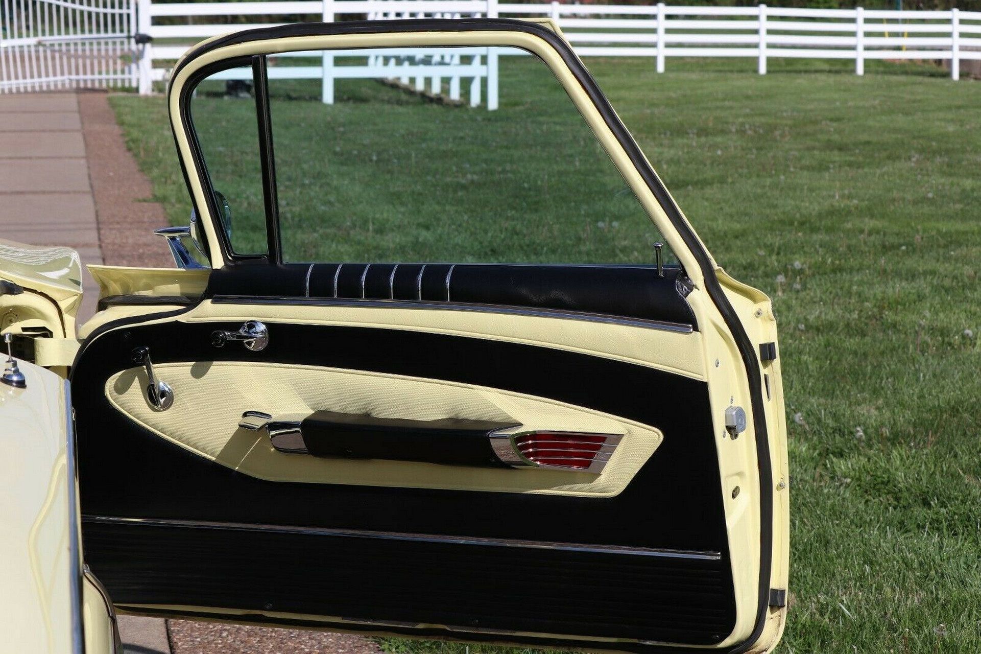 Sunfire Yellow 1960 Chevrolet El Camino Is Oh-So-Cool That You’ll Break The Bank For It