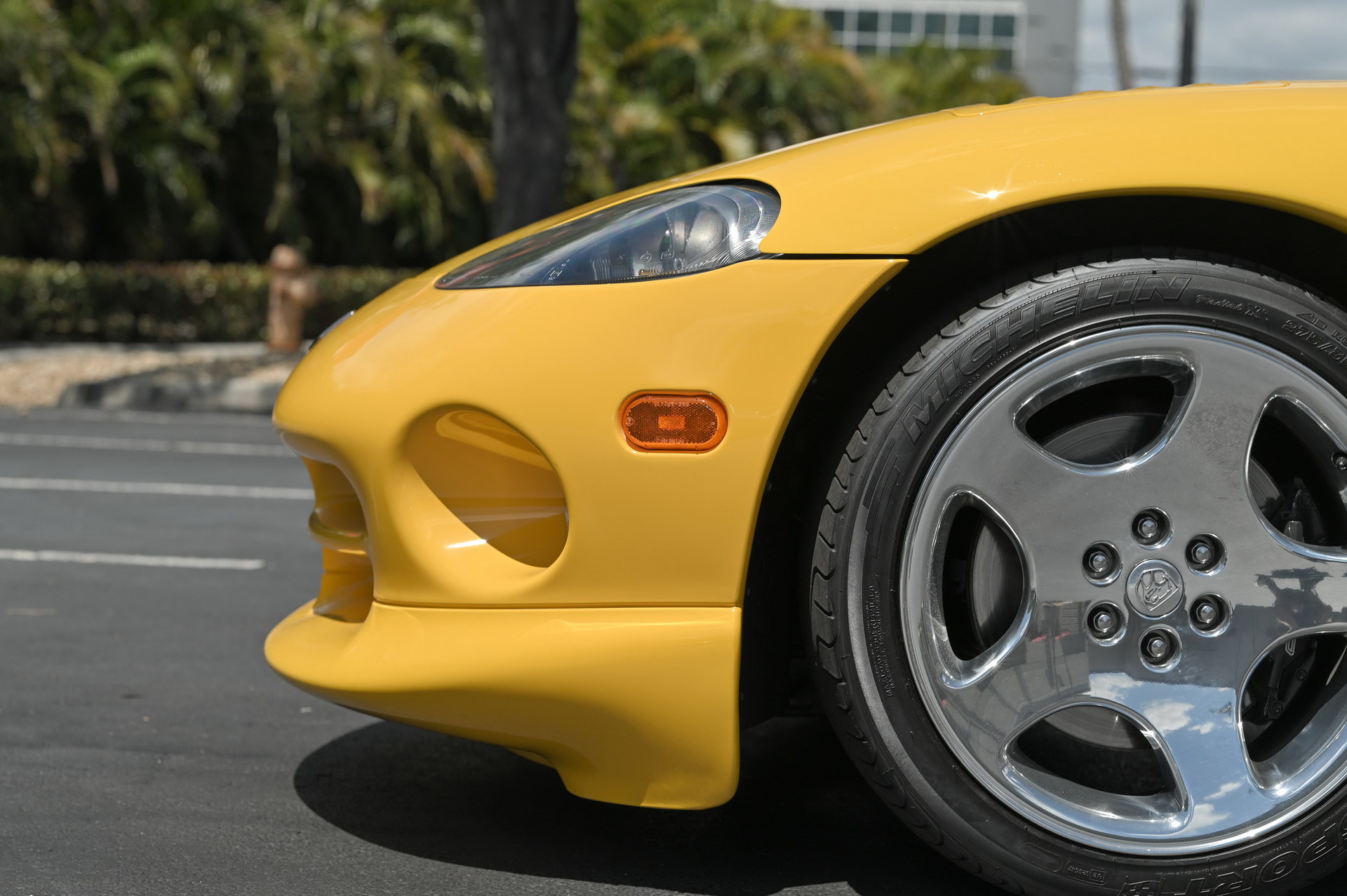 Spice Up Your Life With This Low-Mileage 2002 Dodge Viper RT/10