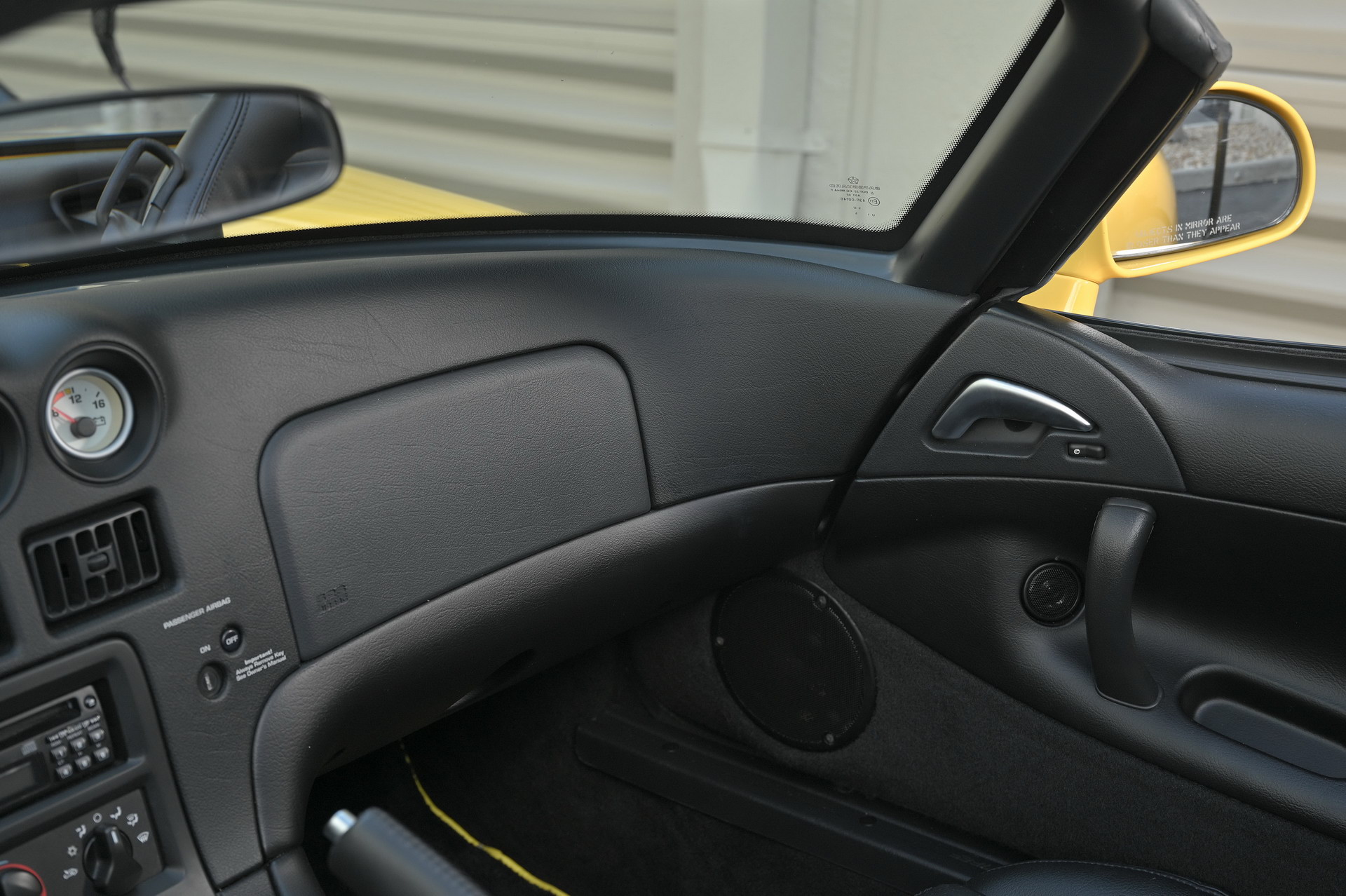 Spice Up Your Life With This Low-Mileage 2002 Dodge Viper RT/10