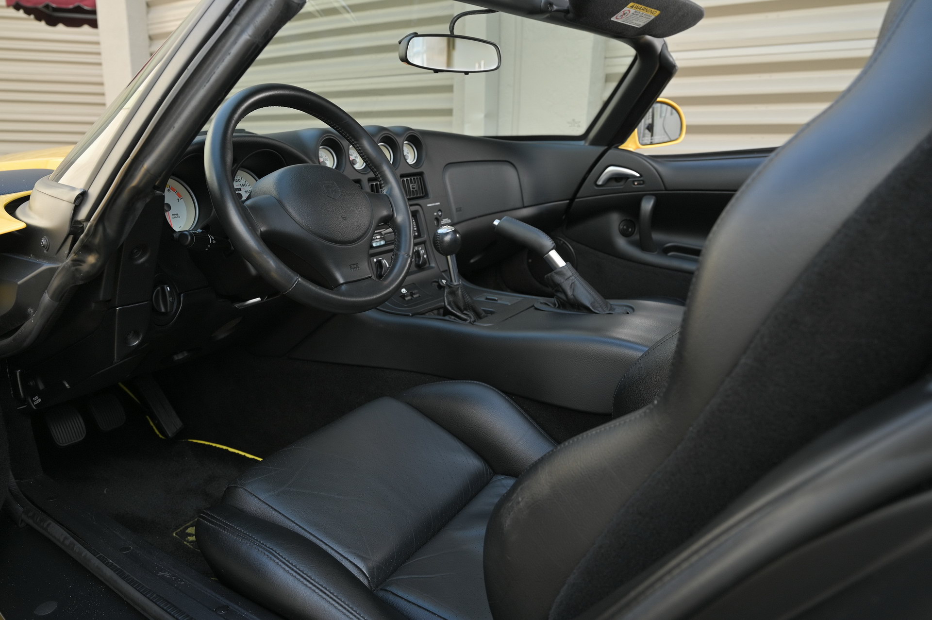 Spice Up Your Life With This Low-Mileage 2002 Dodge Viper RT/10