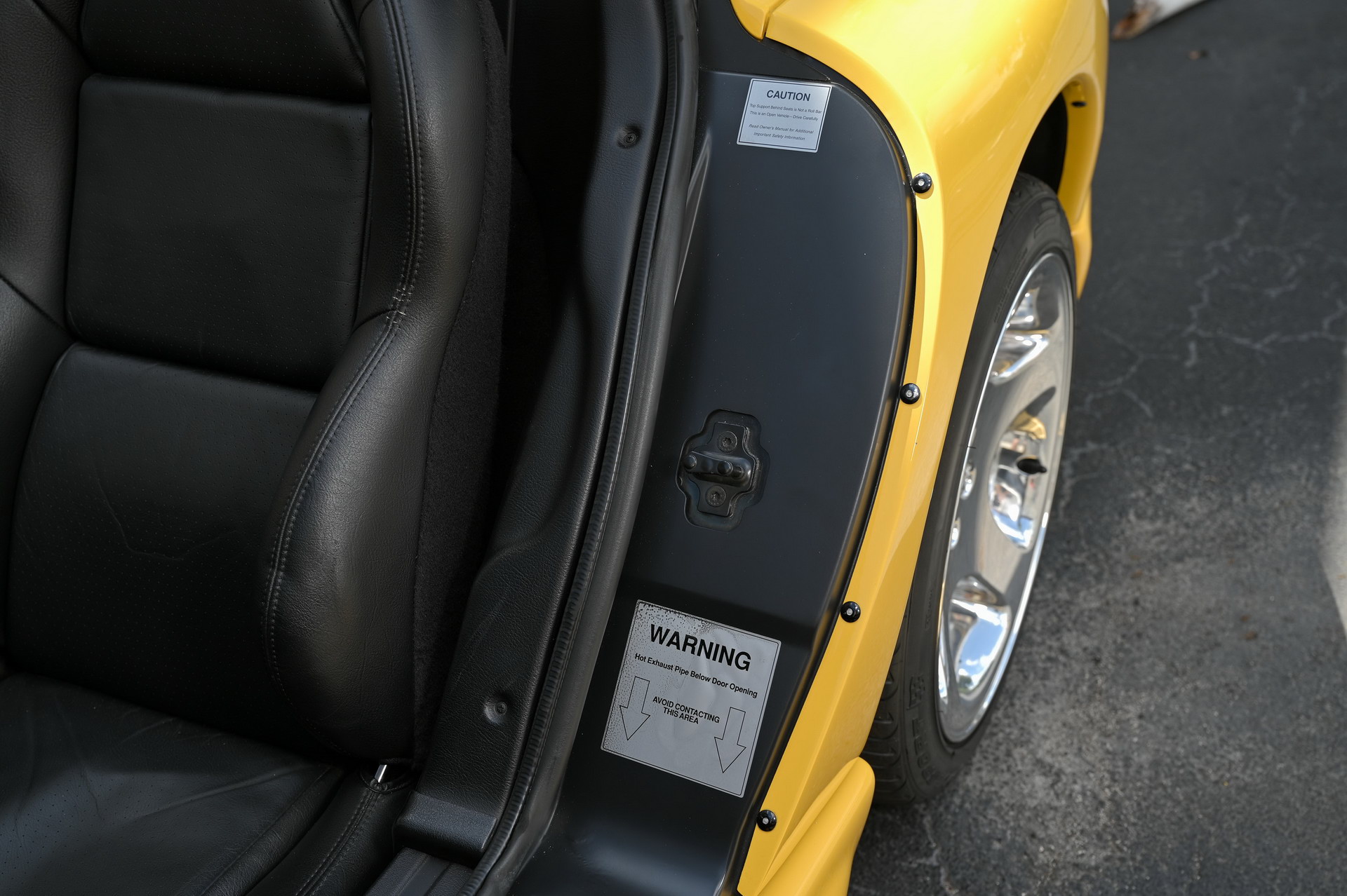 Spice Up Your Life With This Low-Mileage 2002 Dodge Viper RT/10