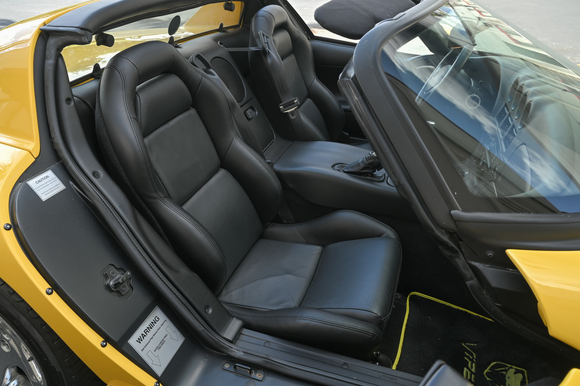 Spice Up Your Life With This Low-Mileage 2002 Dodge Viper RT/10