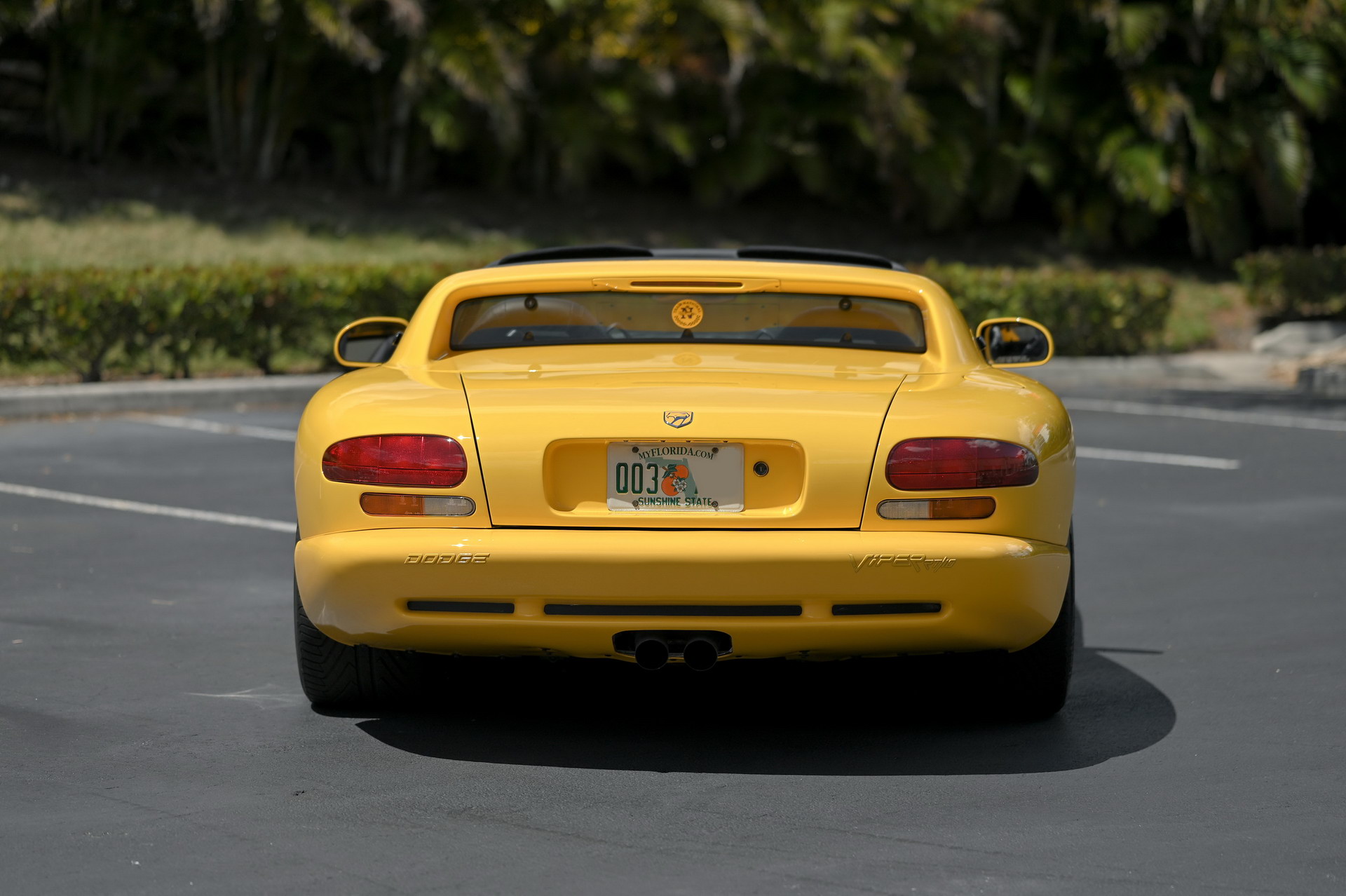 Spice Up Your Life With This Low-Mileage 2002 Dodge Viper RT/10