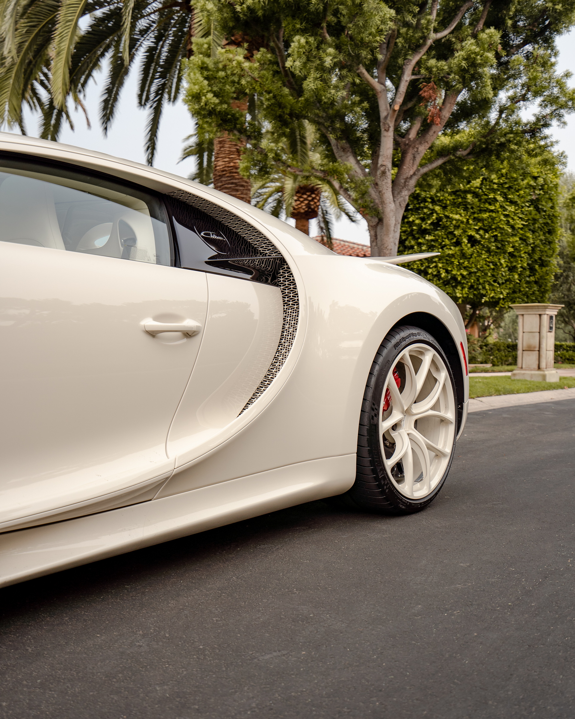 This One-Off Bugatti Chiron Was Dressed By A Greek Messenger, Inspired By A Bag, And Painted With Chalk