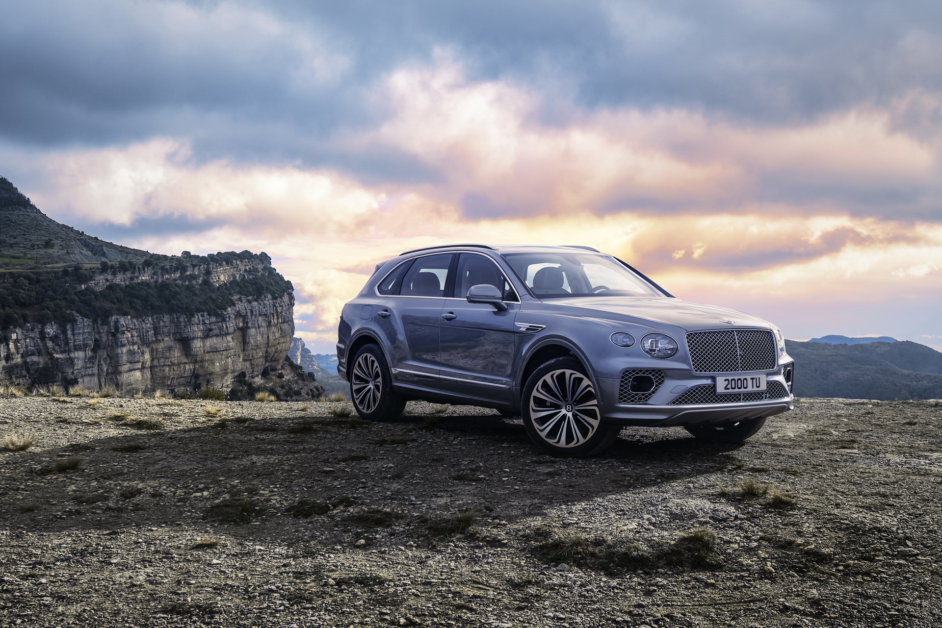 2021 Bentley Bentayga, Porsche Cayenne Recalled Stateside Over Faulty Suspension Components