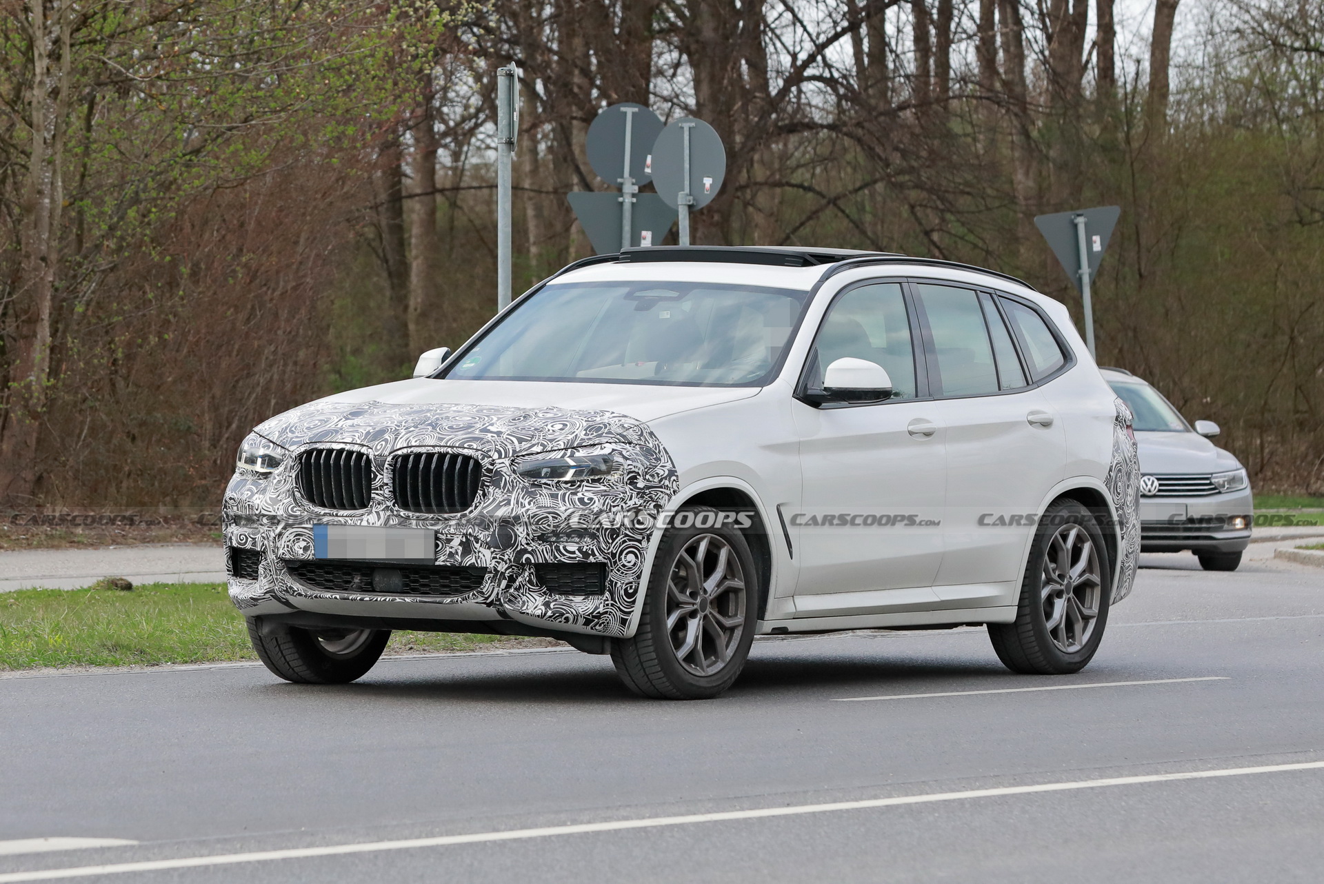 2021 BMW X3 Drops Camo, Shows Off Normal-Sized Kidney Grille In New Spy Shots