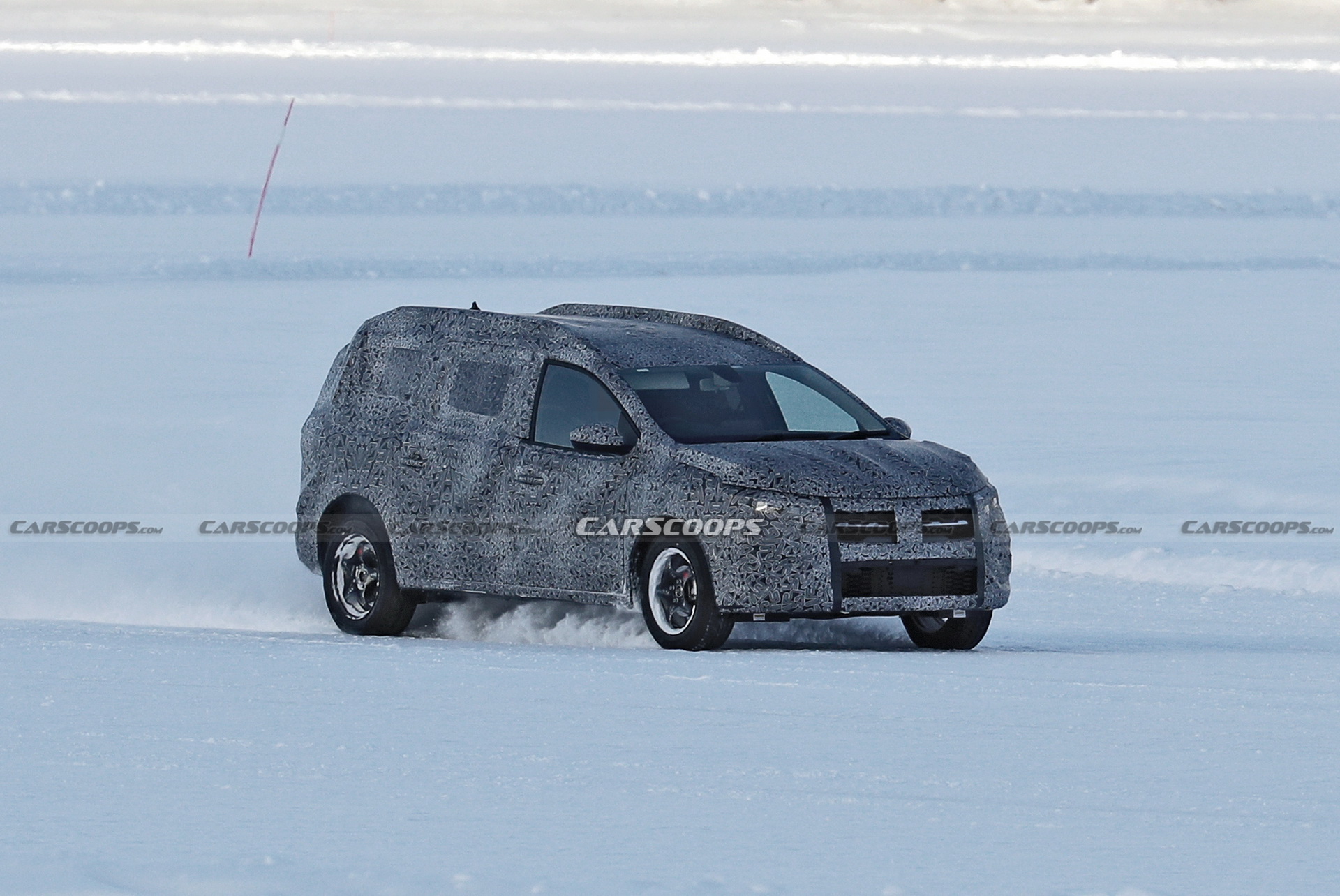 Dacia Spied Preparing New Logan MCV Wagon